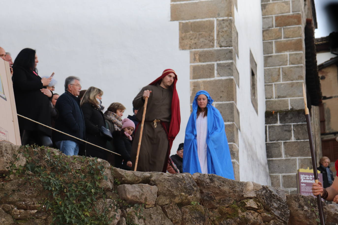 La Cuesta de la Romana de Candelario alumbra el nacimiento del Niño Jesús