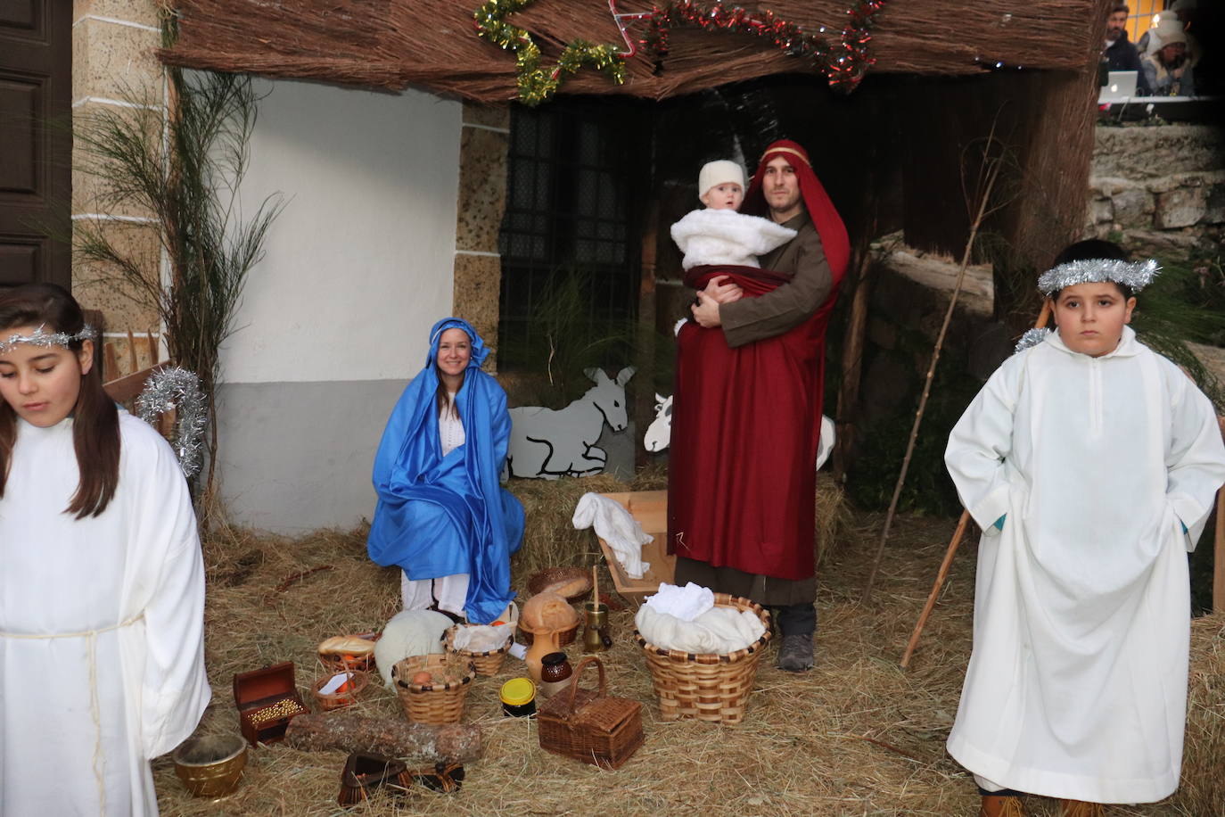 La Cuesta de la Romana de Candelario alumbra el nacimiento del Niño Jesús