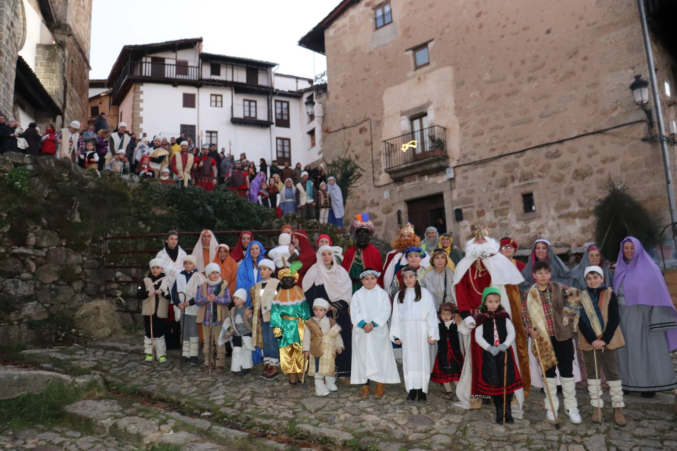 La Cuesta de la Romana de Candelario alumbra el nacimiento del Niño Jesús