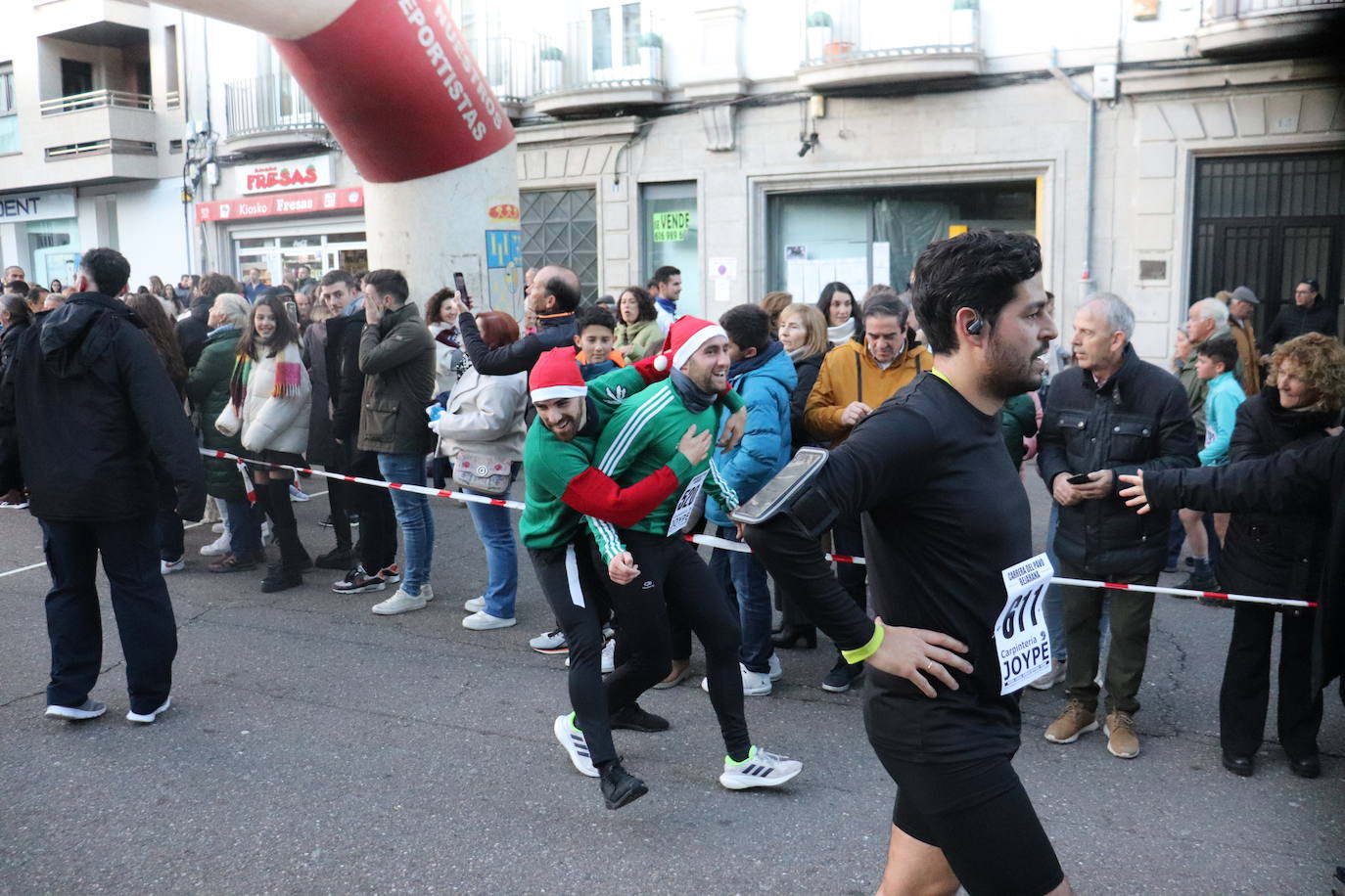 La carrera del pavo llena Béjar con más de 900 corredores