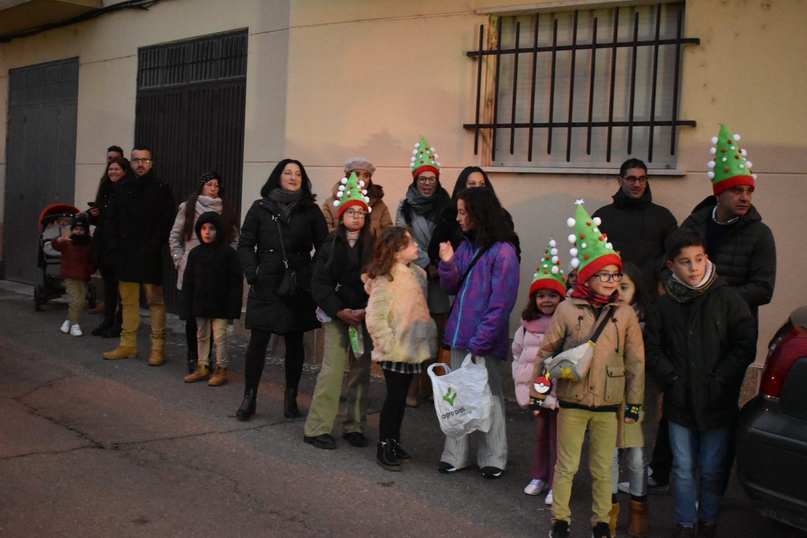 Alba sale a la calle con la cabalgata de Santa Claus