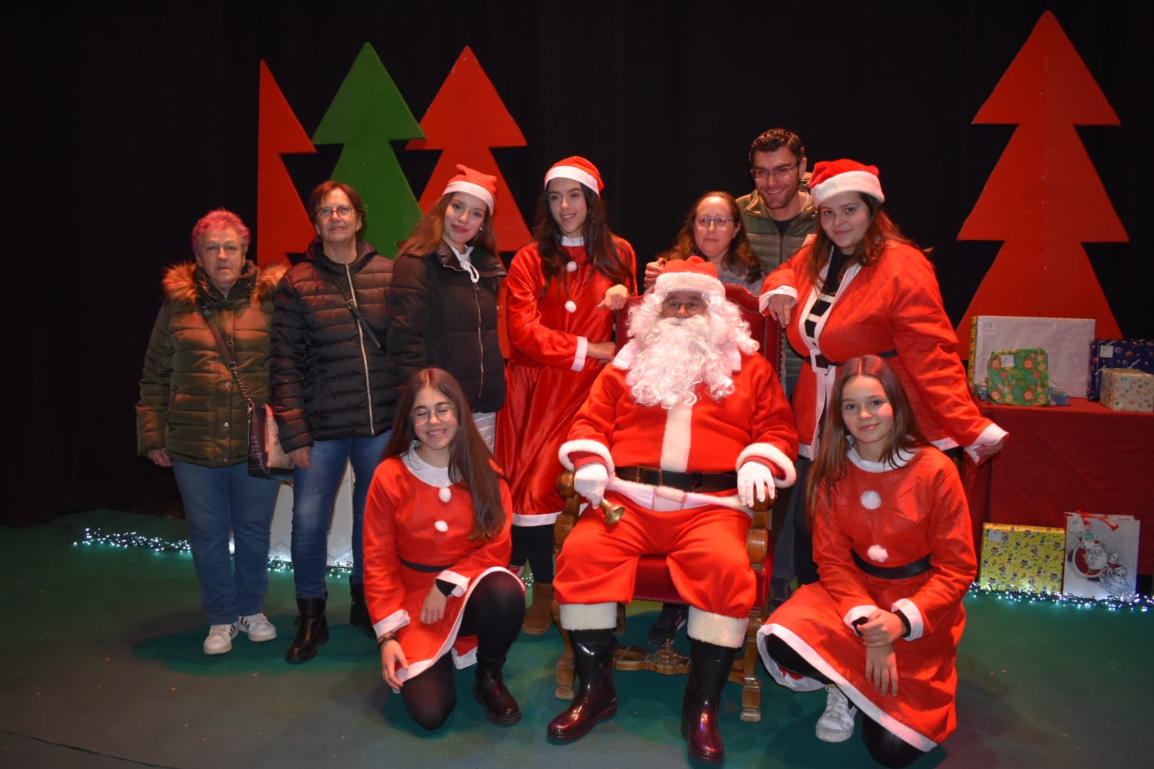 Alba sale a la calle con la cabalgata de Santa Claus