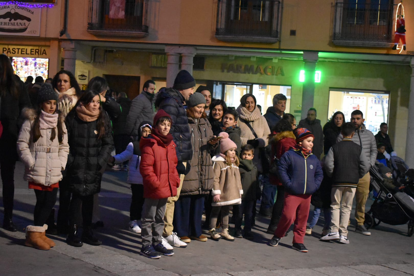 Alba sale a la calle con la cabalgata de Santa Claus