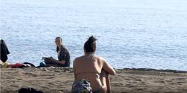 Ambiente de playa en Málaga en diciembre