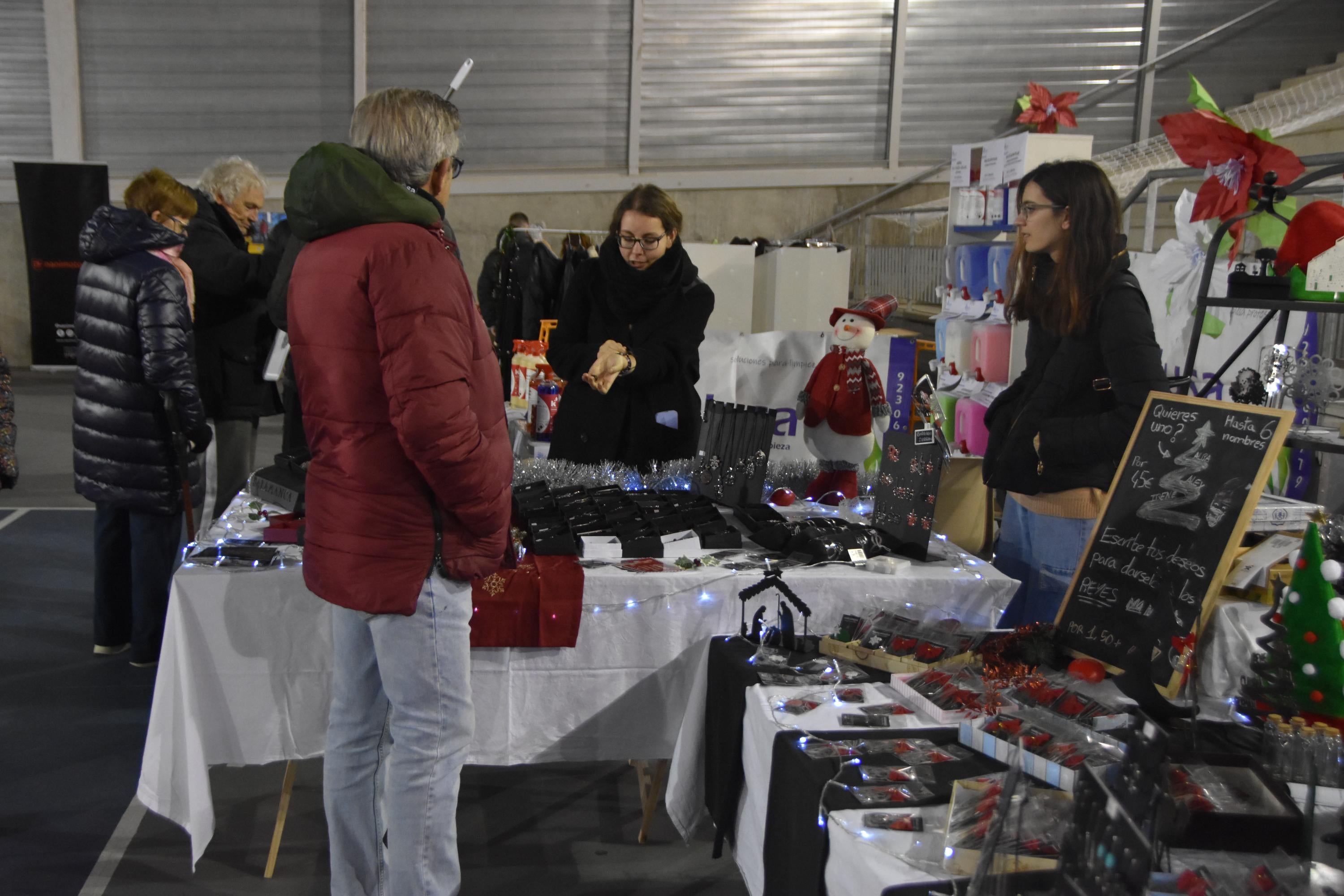 Música y alegría para recibir al cartero real en Carbajosa