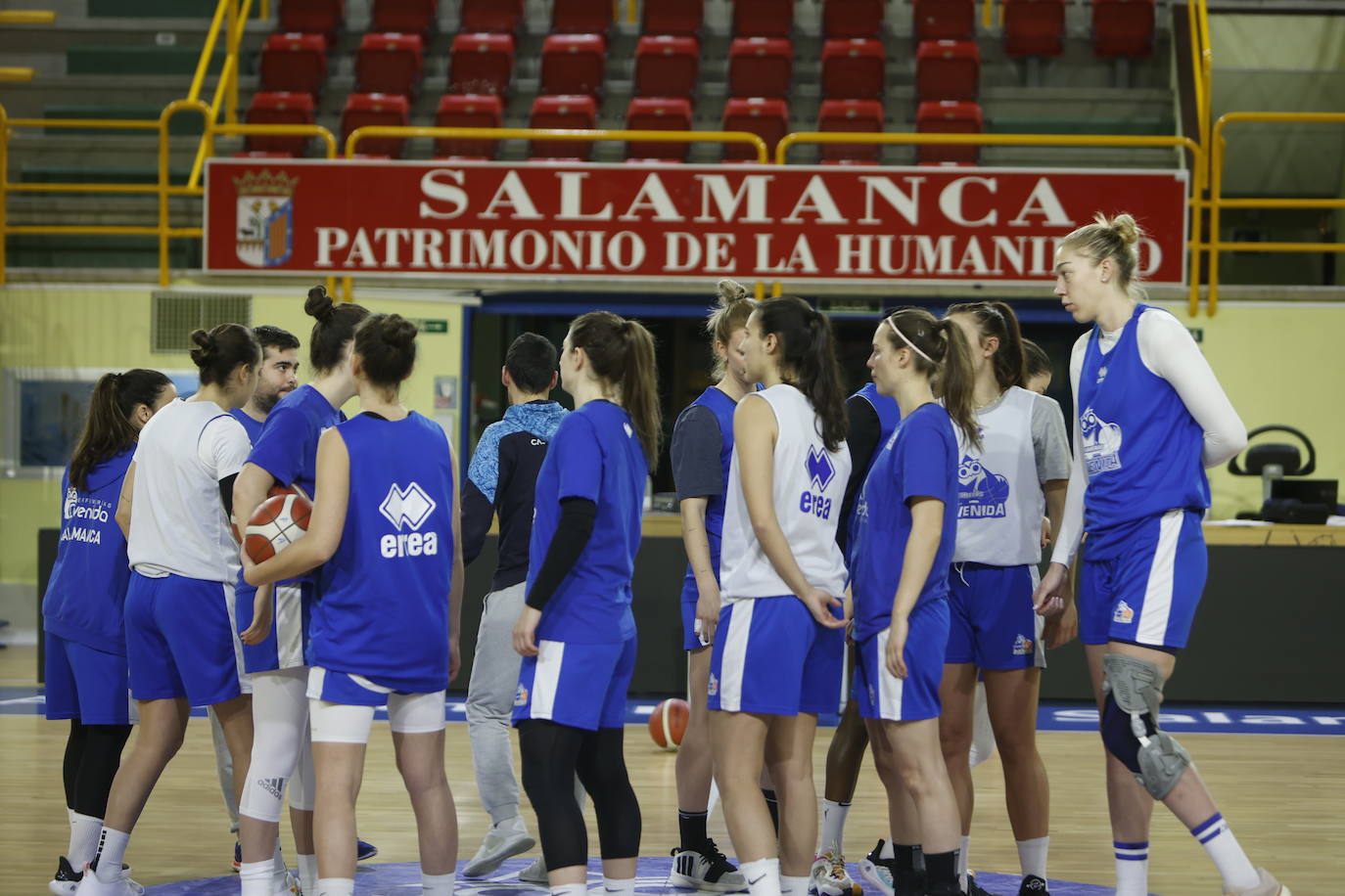 Hatar exhibe sus 2,08 en su primer entrenamiento con Avenida