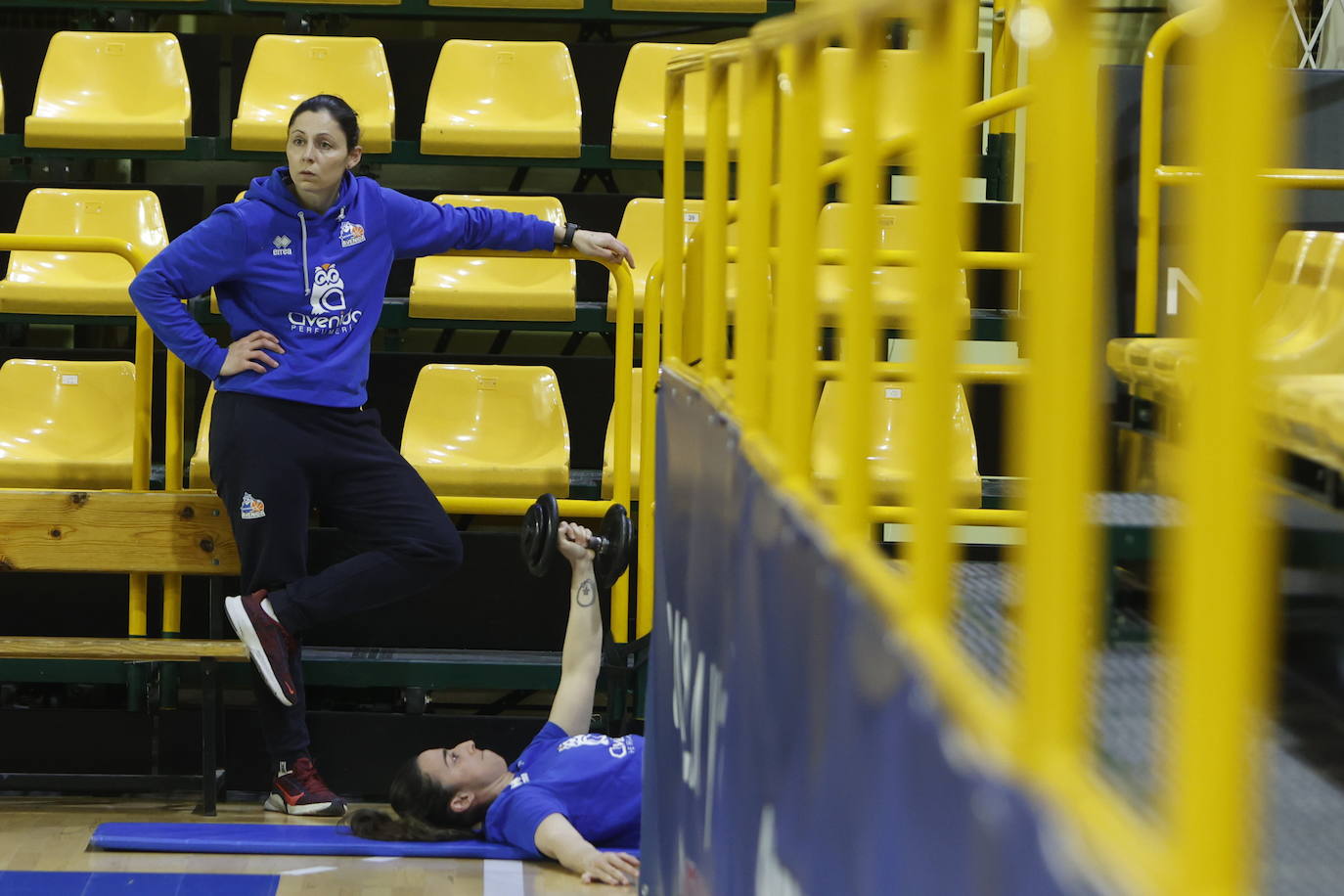 Hatar exhibe sus 2,08 en su primer entrenamiento con Avenida