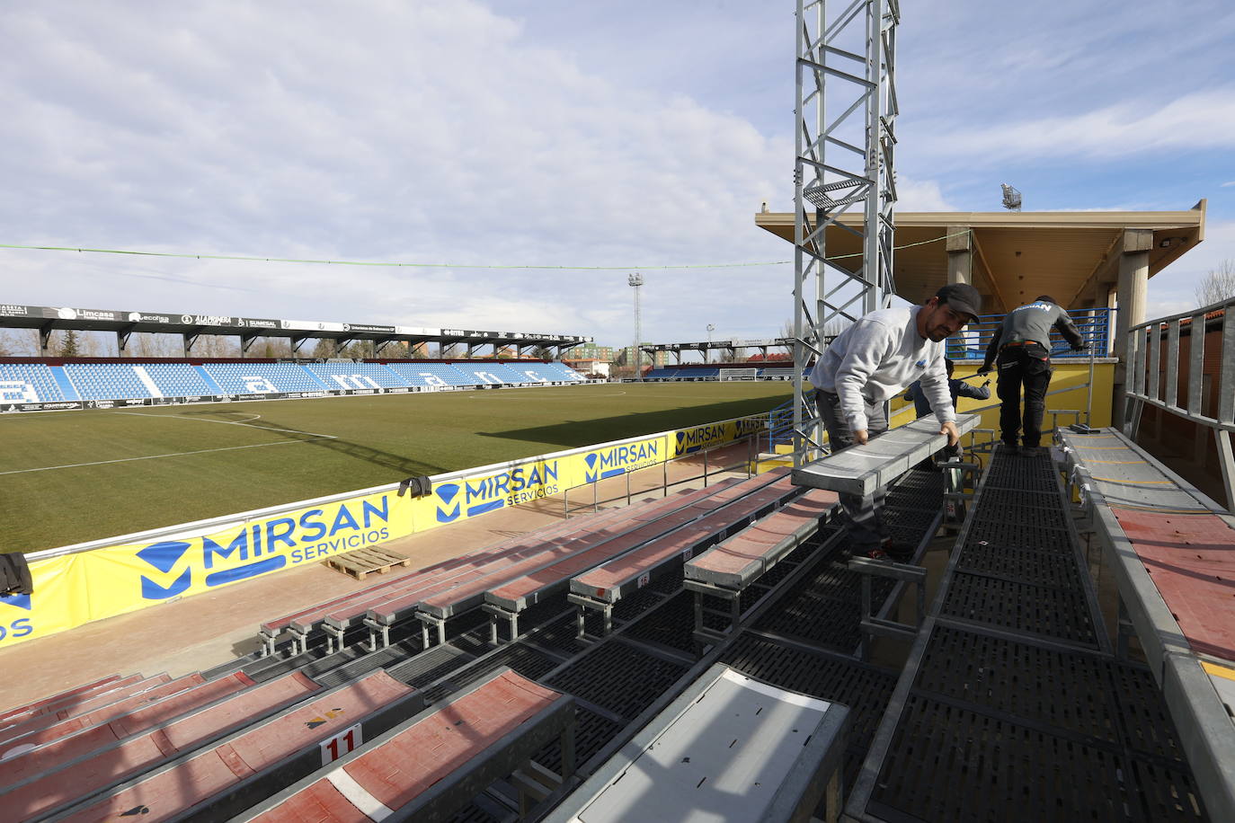 Unionistas comienza a instalar las gradas supletorias para recibir al Villarreal