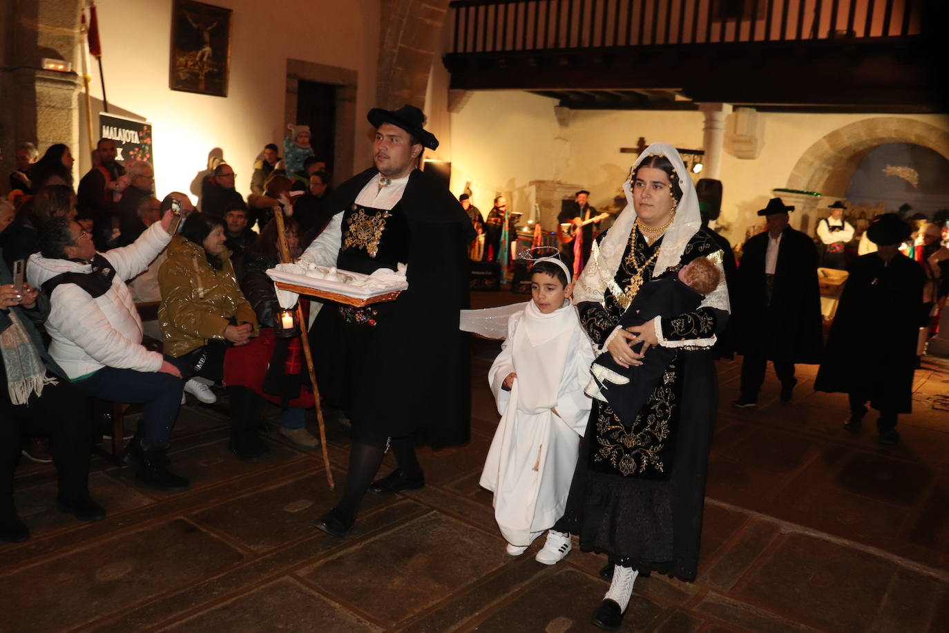 Jesús nace a ritmo de tradición en el belén etnográfico de Sorihuela