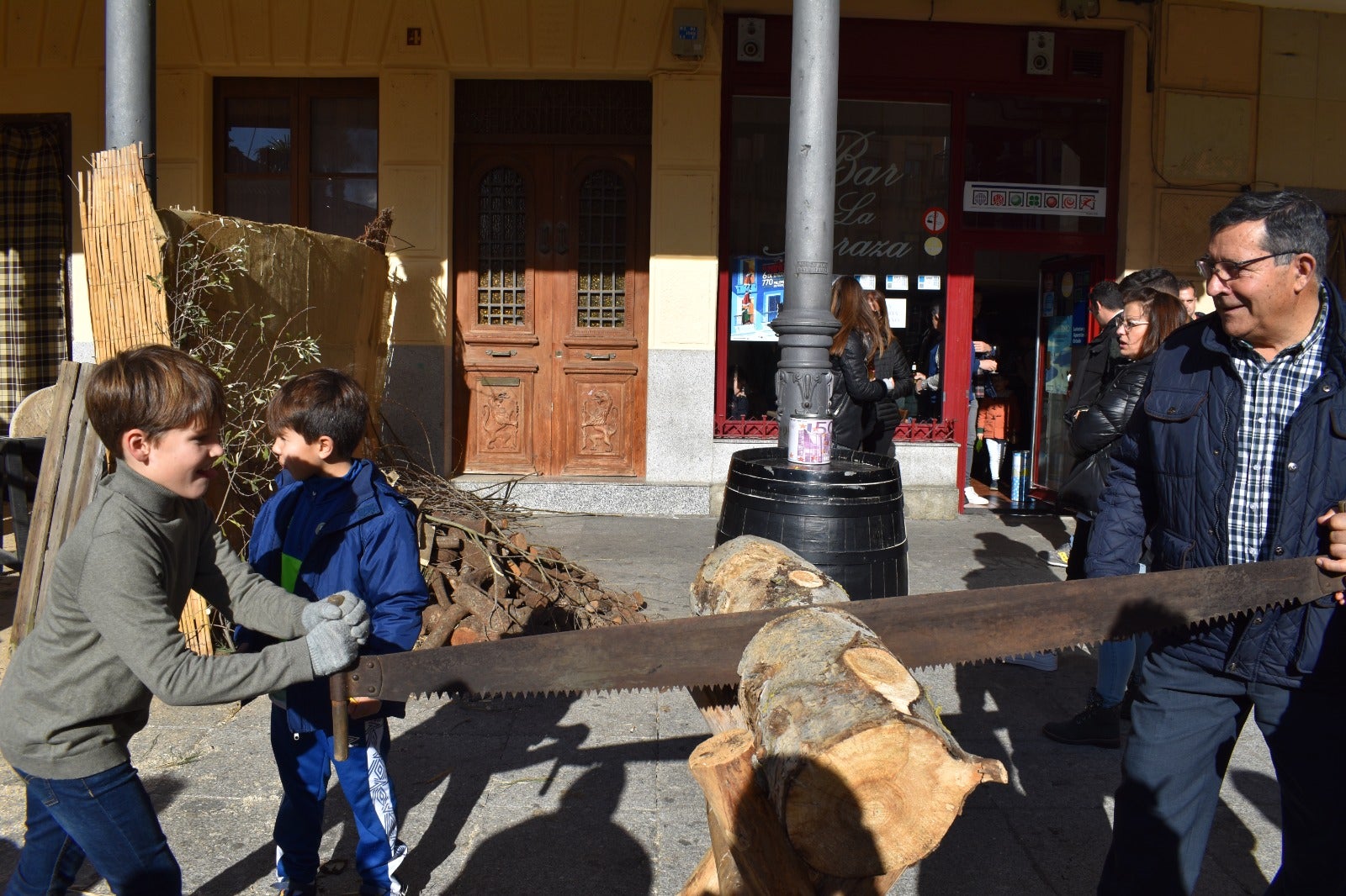 La Plaza Mayor de Alba de Tormes convertida en Belén después de más de quince años