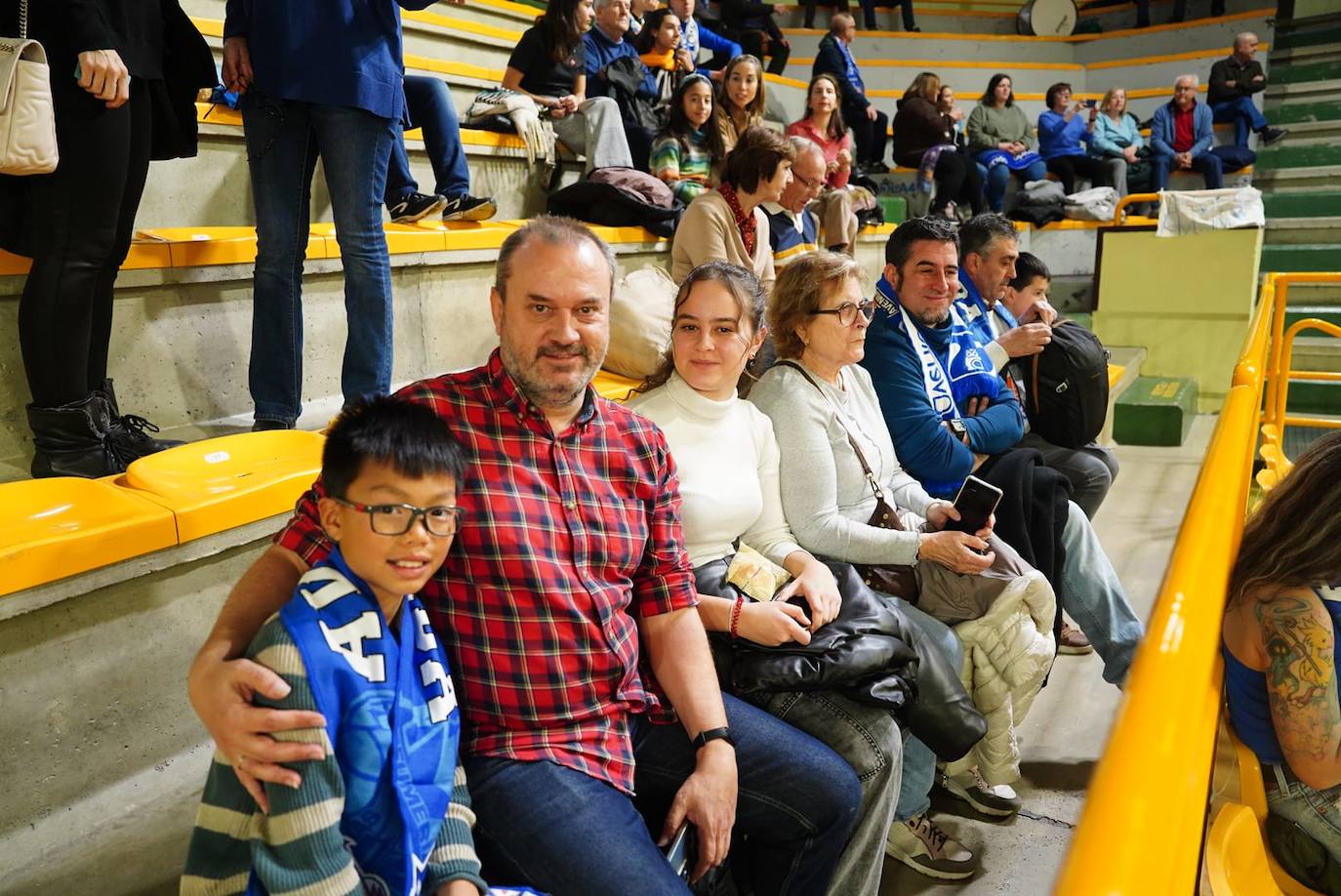 Búscate en la grada del Würzburg en el partido contra el Araski