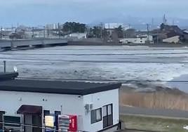 Así han sido los espectaculares tsunamis que ponen en jaque a Japón