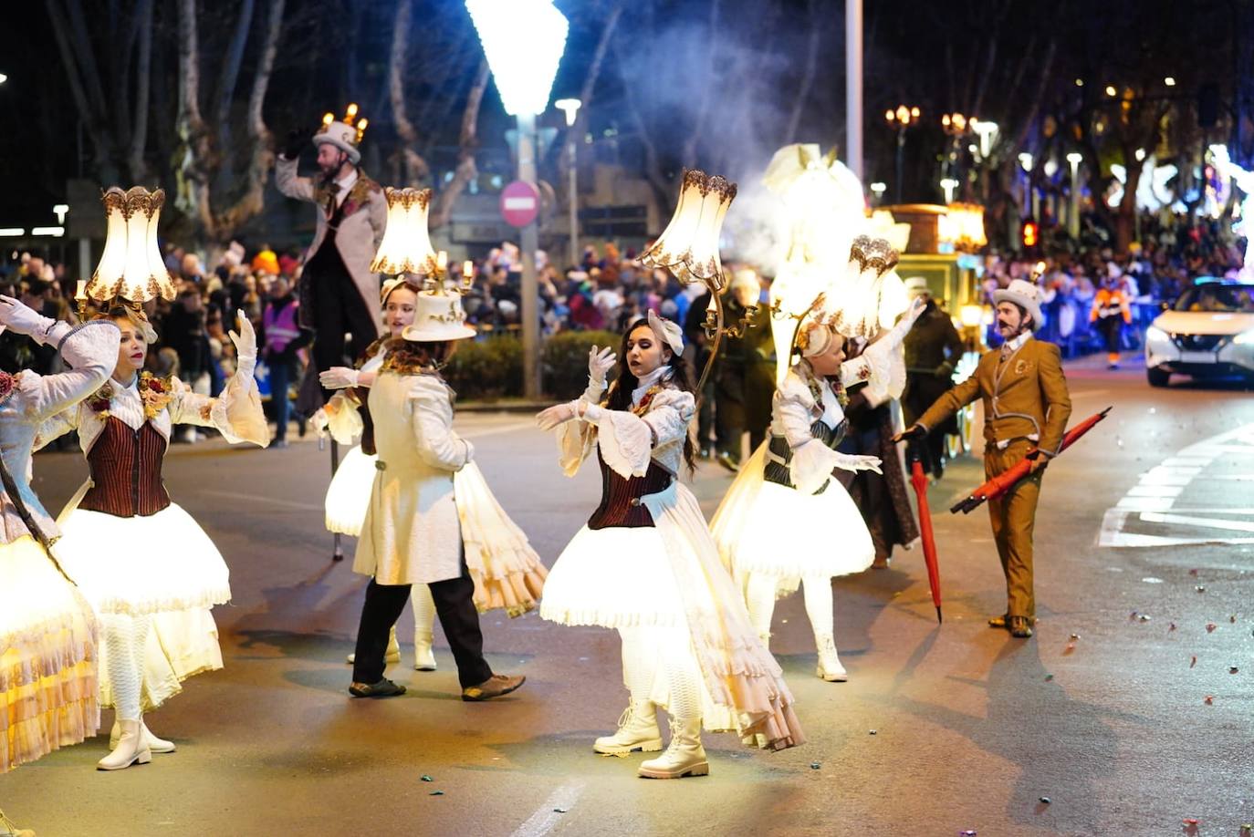 Los Reyes Magos reclaman la paz desde la Plaza Mayor de Salamanca