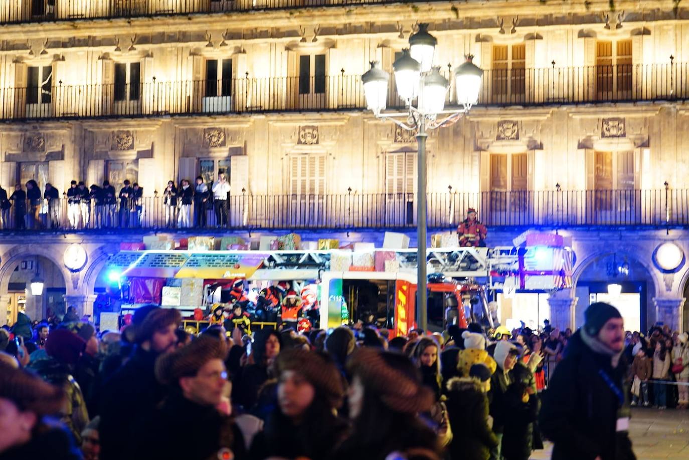 Los Reyes Magos reclaman la paz desde la Plaza Mayor de Salamanca