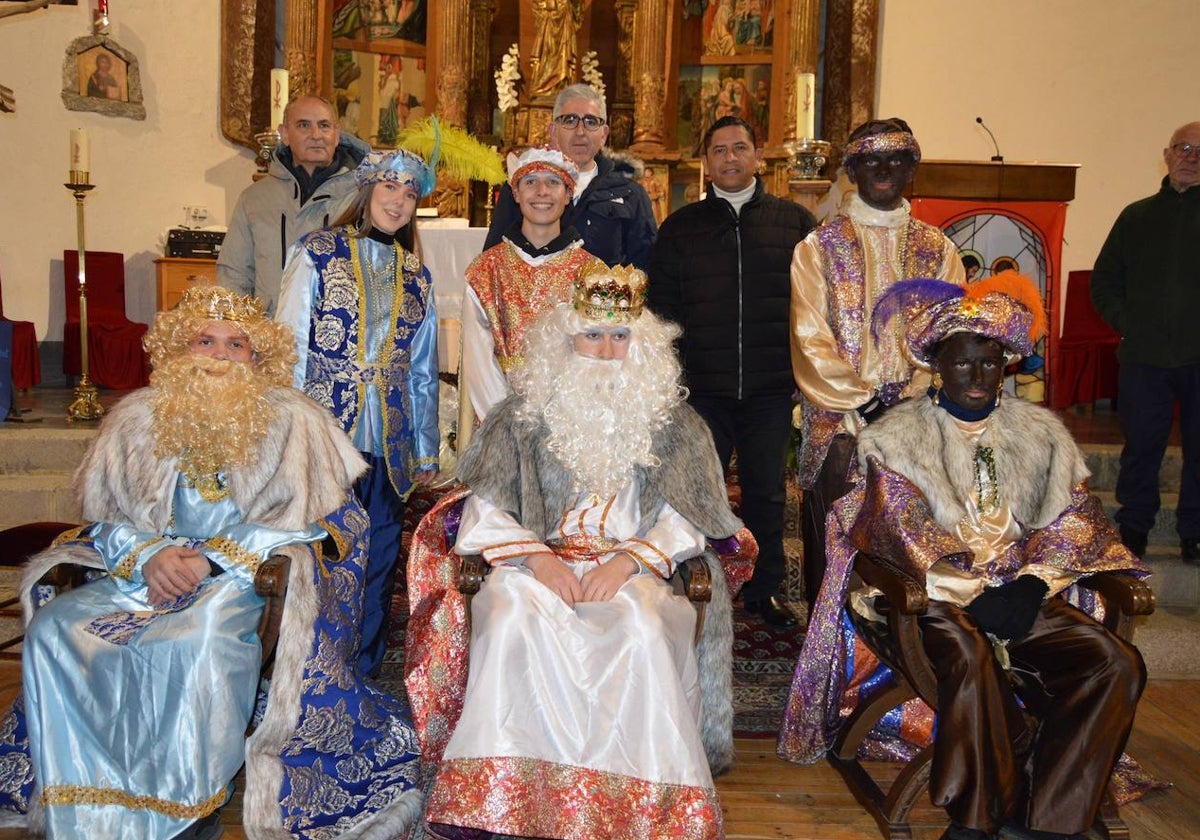 Día de fiesta en Linares de Riofrío por la llegada de los Reyes Magos