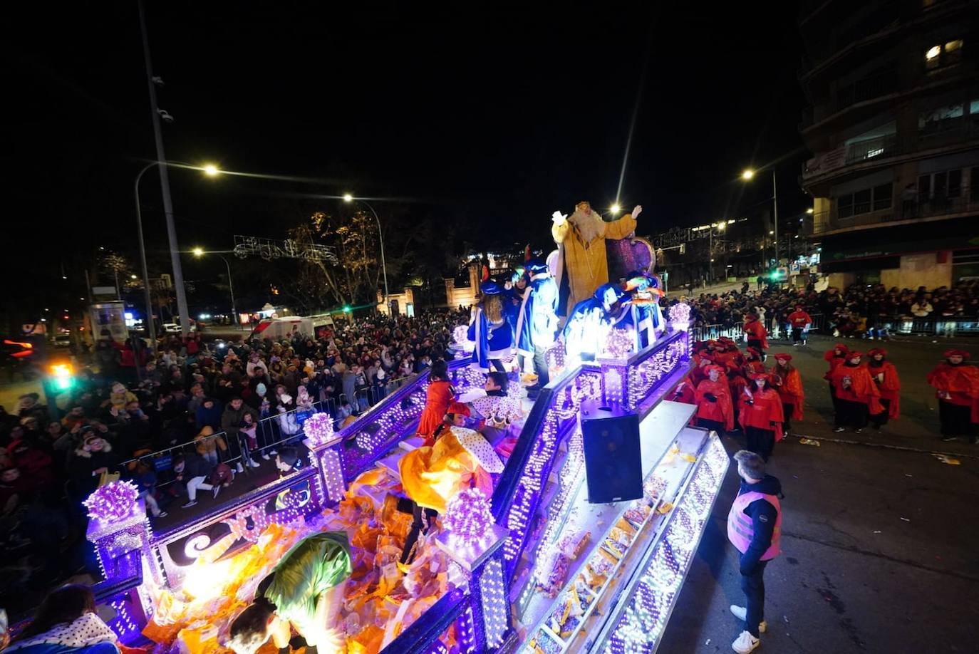 Los Reyes Magos reclaman la paz desde la Plaza Mayor de Salamanca