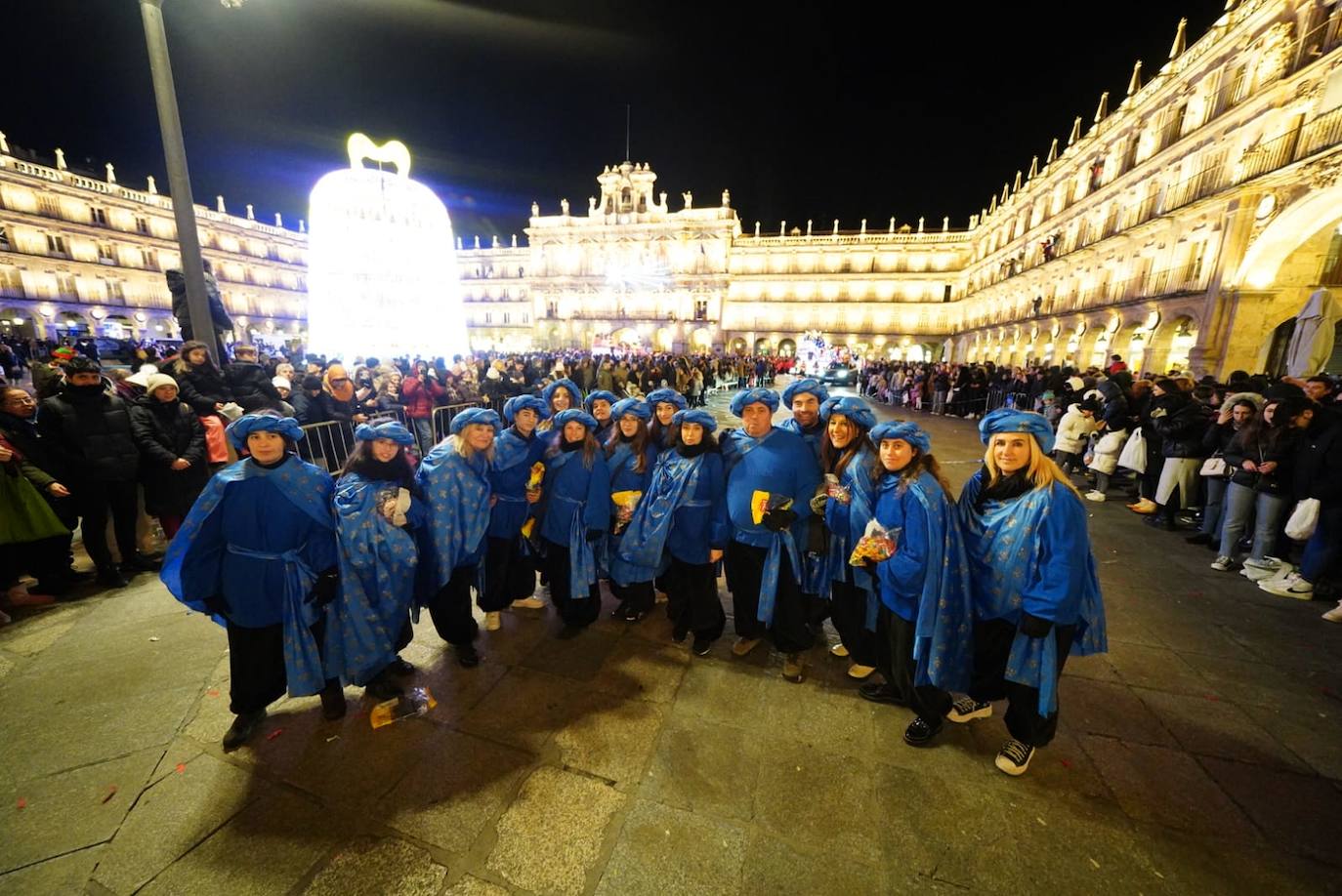 Los Reyes Magos reclaman la paz desde la Plaza Mayor de Salamanca