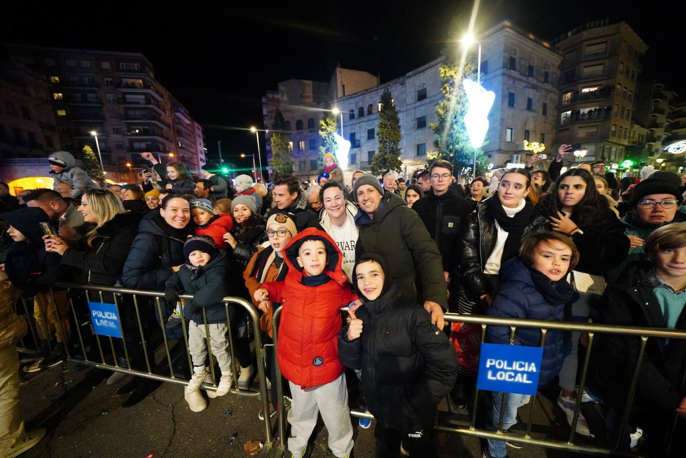 Los Reyes Magos reclaman la paz desde la Plaza Mayor de Salamanca