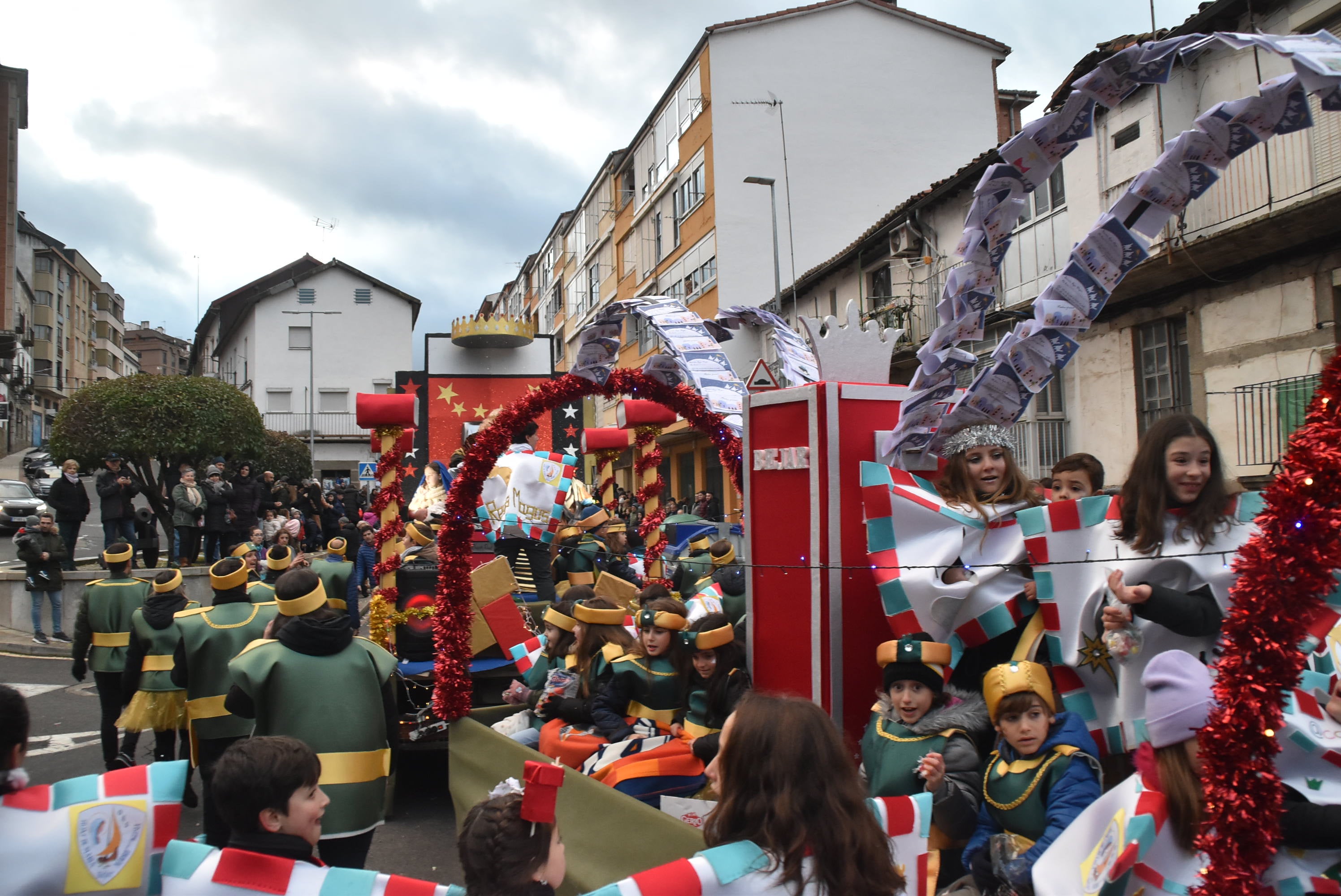 La llegada de los Reyes Magos llena las calles de Béjar