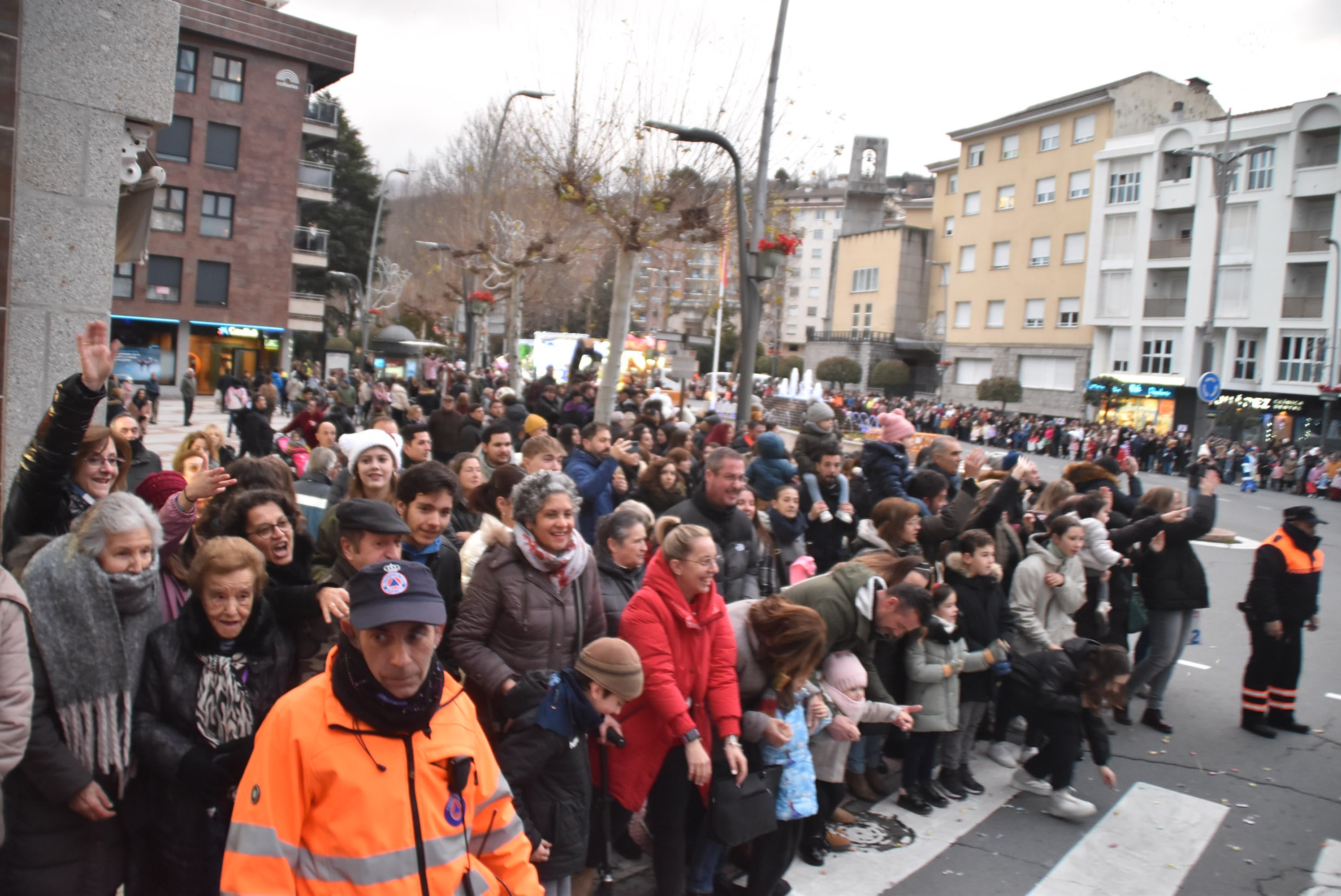 La llegada de los Reyes Magos llena las calles de Béjar