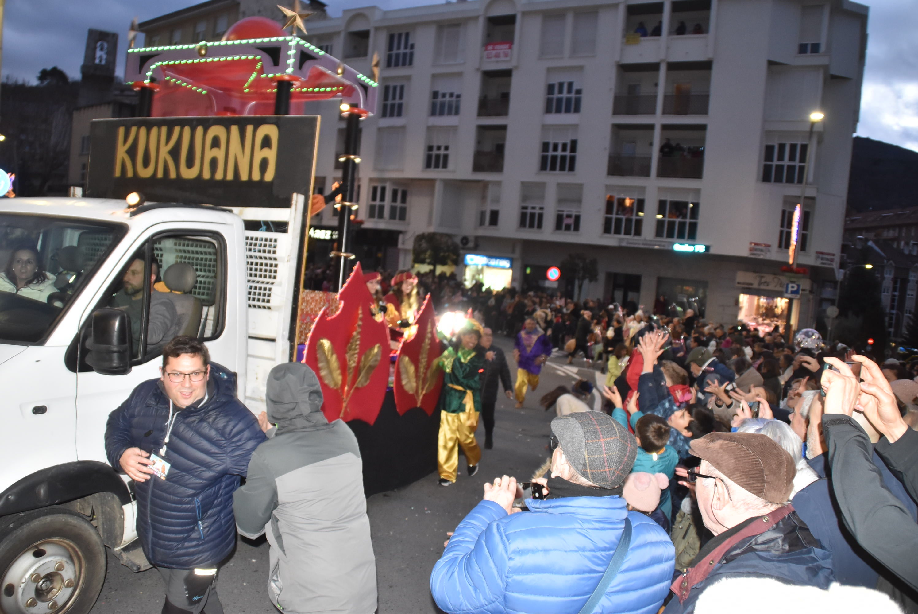 La llegada de los Reyes Magos llena las calles de Béjar