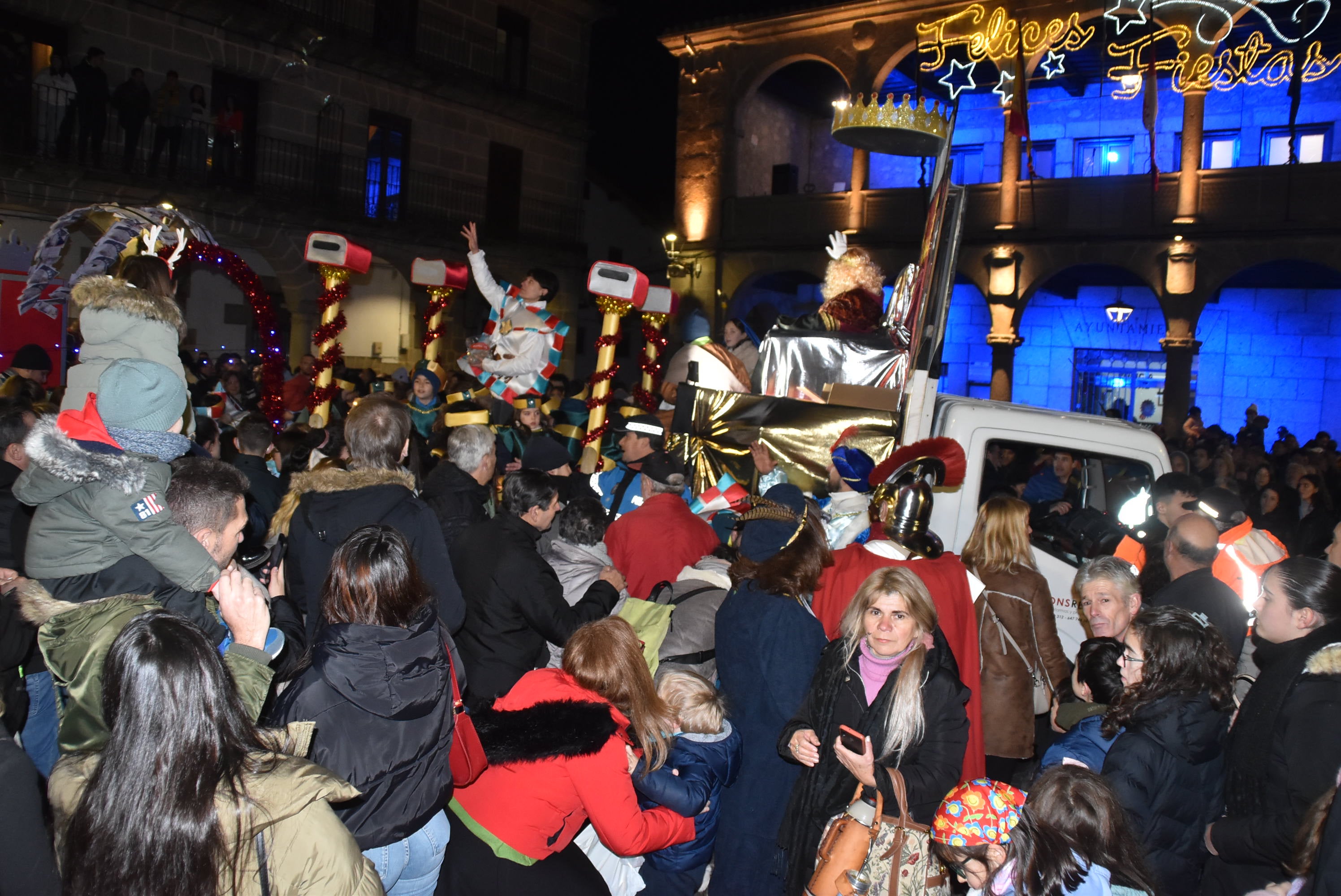 La llegada de los Reyes Magos llena las calles de Béjar