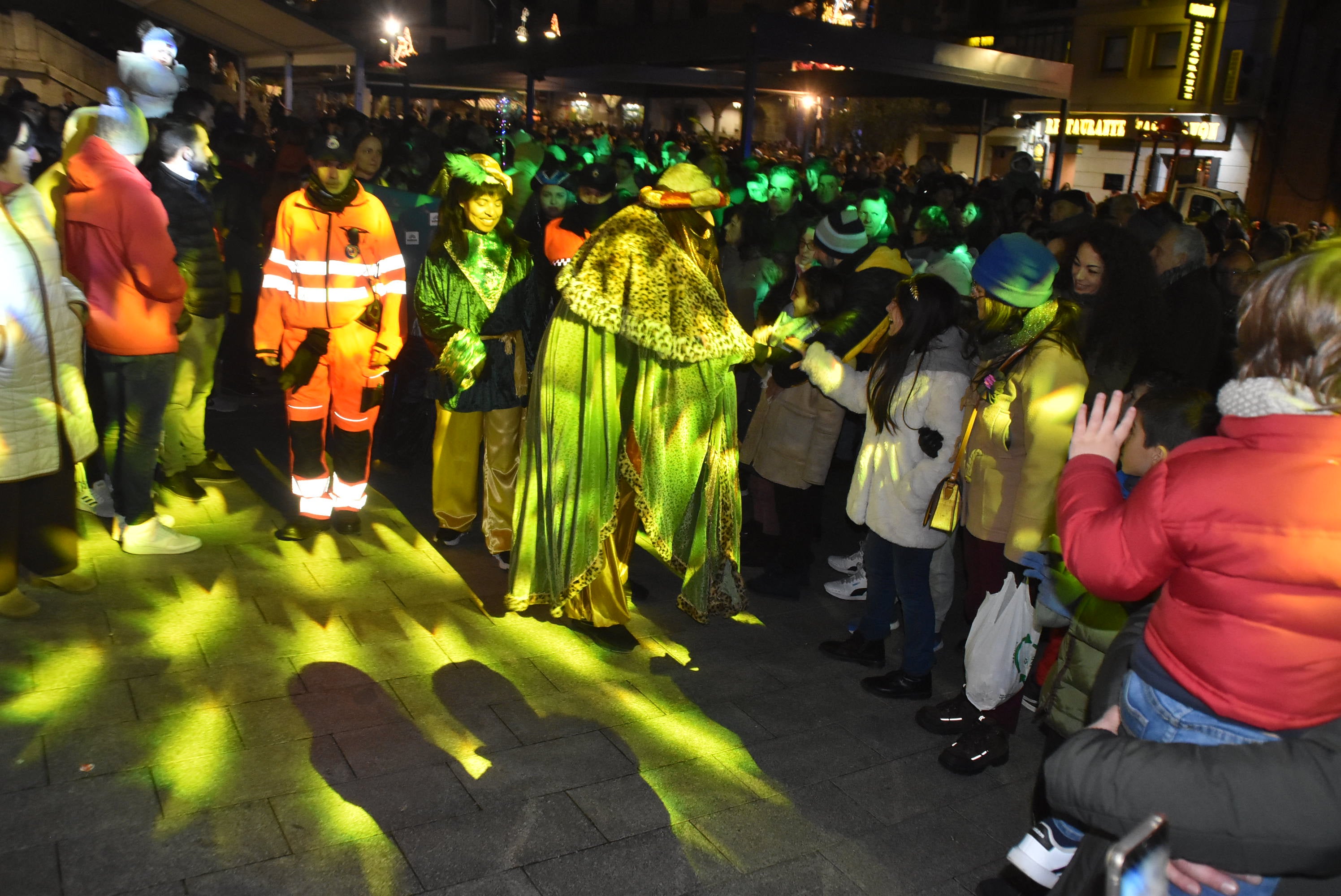 La llegada de los Reyes Magos llena las calles de Béjar