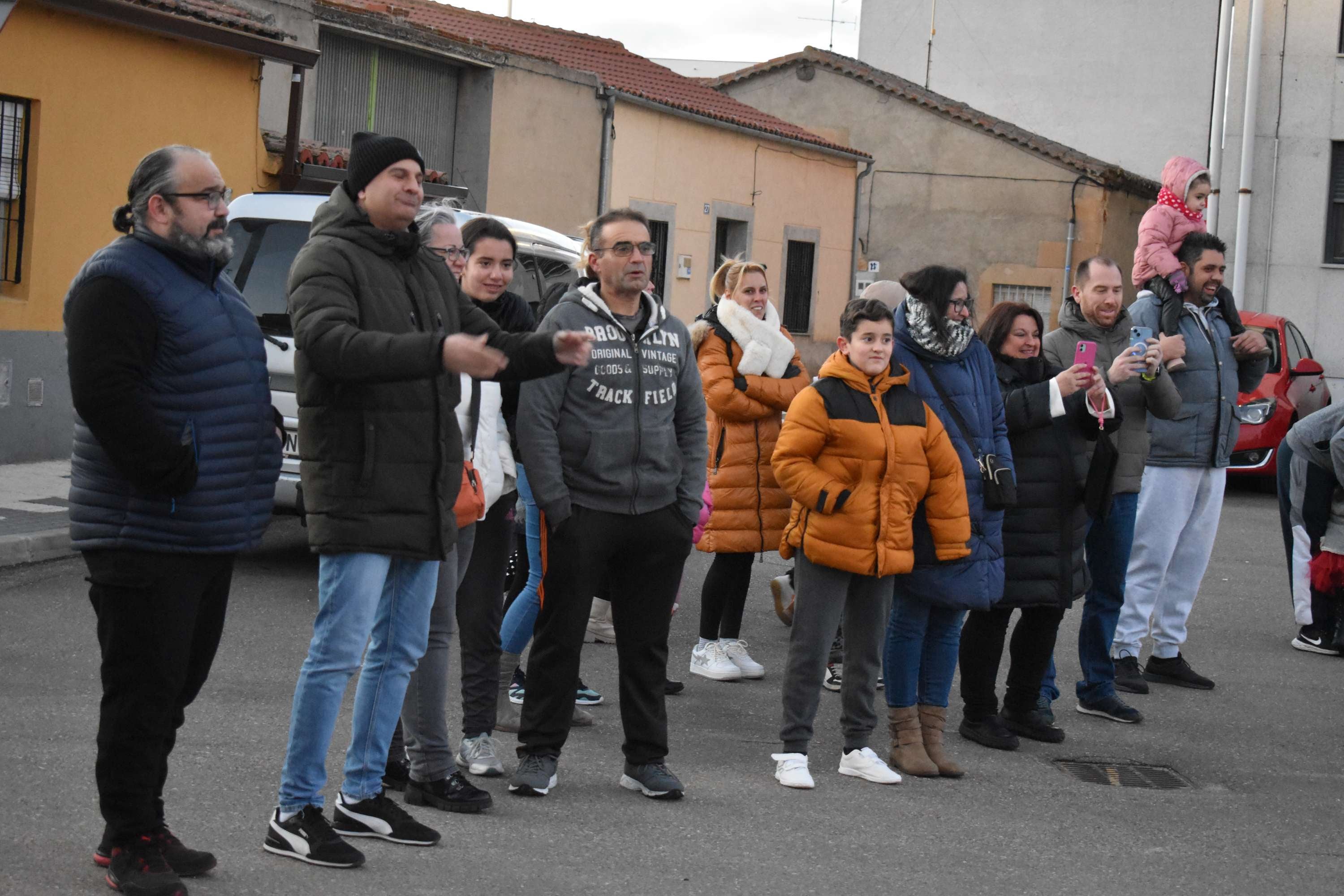 Los Reyes Magos llegan a Castellanos de Moriscos a ritmo de batucada