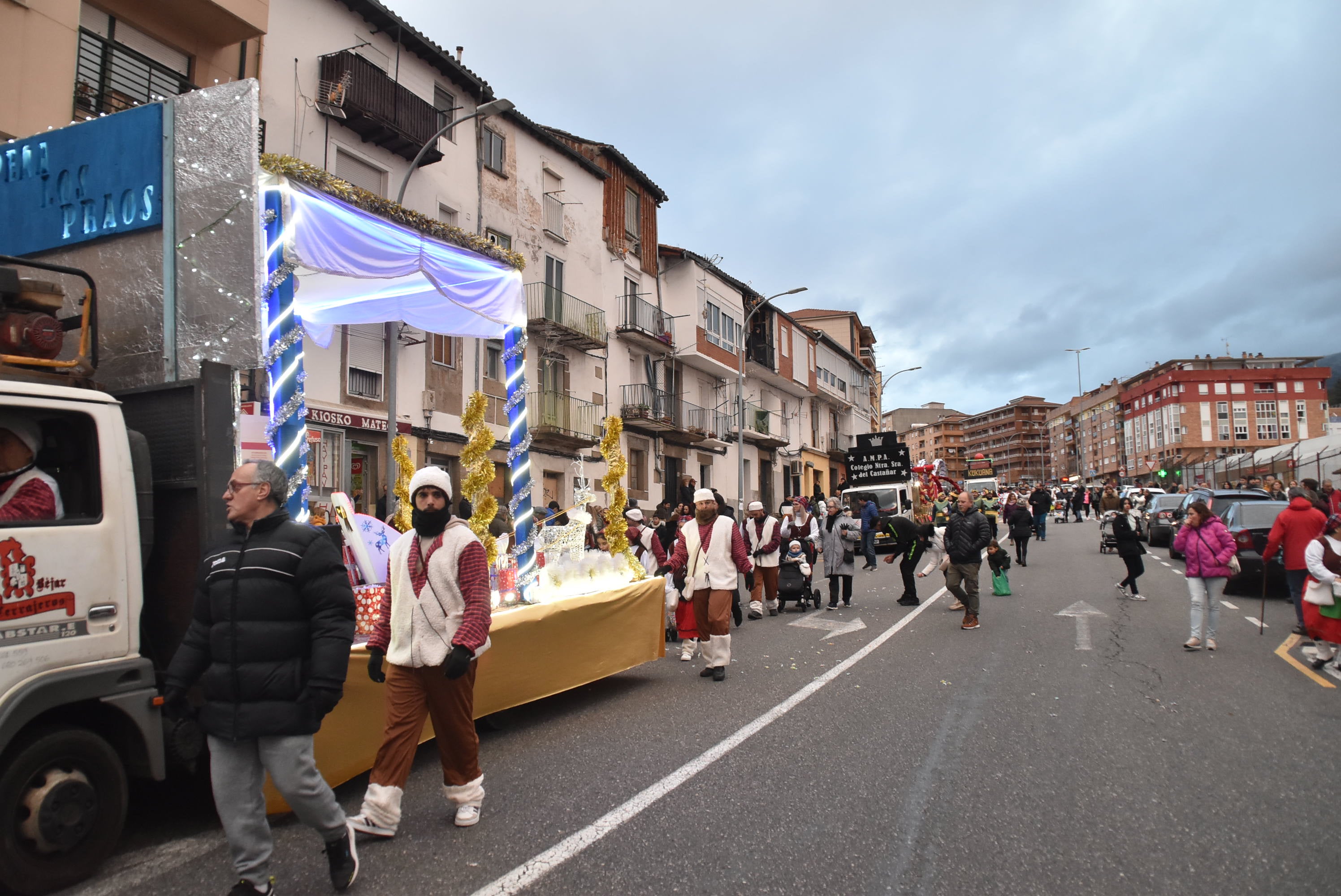 La llegada de los Reyes Magos llena las calles de Béjar