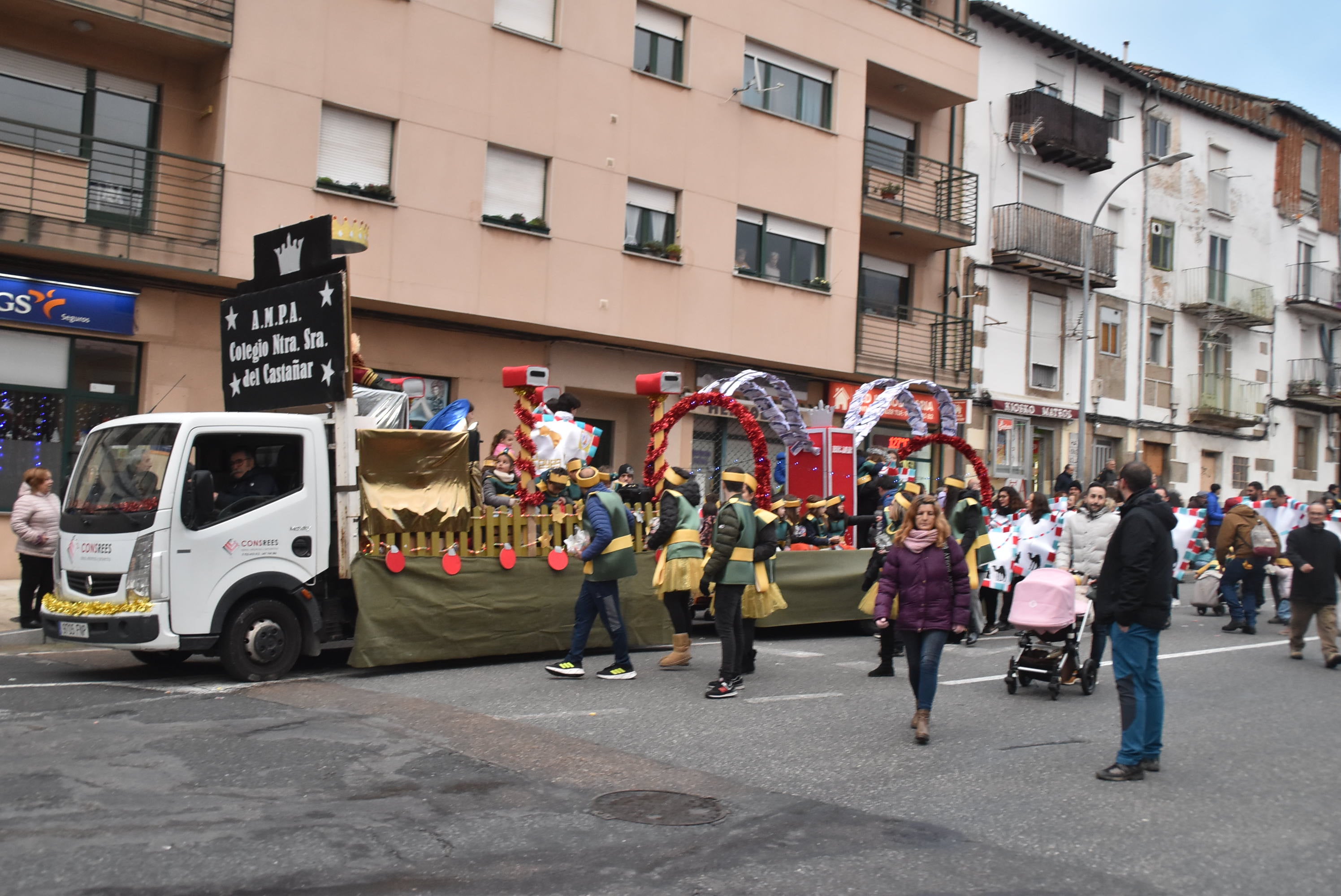 La llegada de los Reyes Magos llena las calles de Béjar