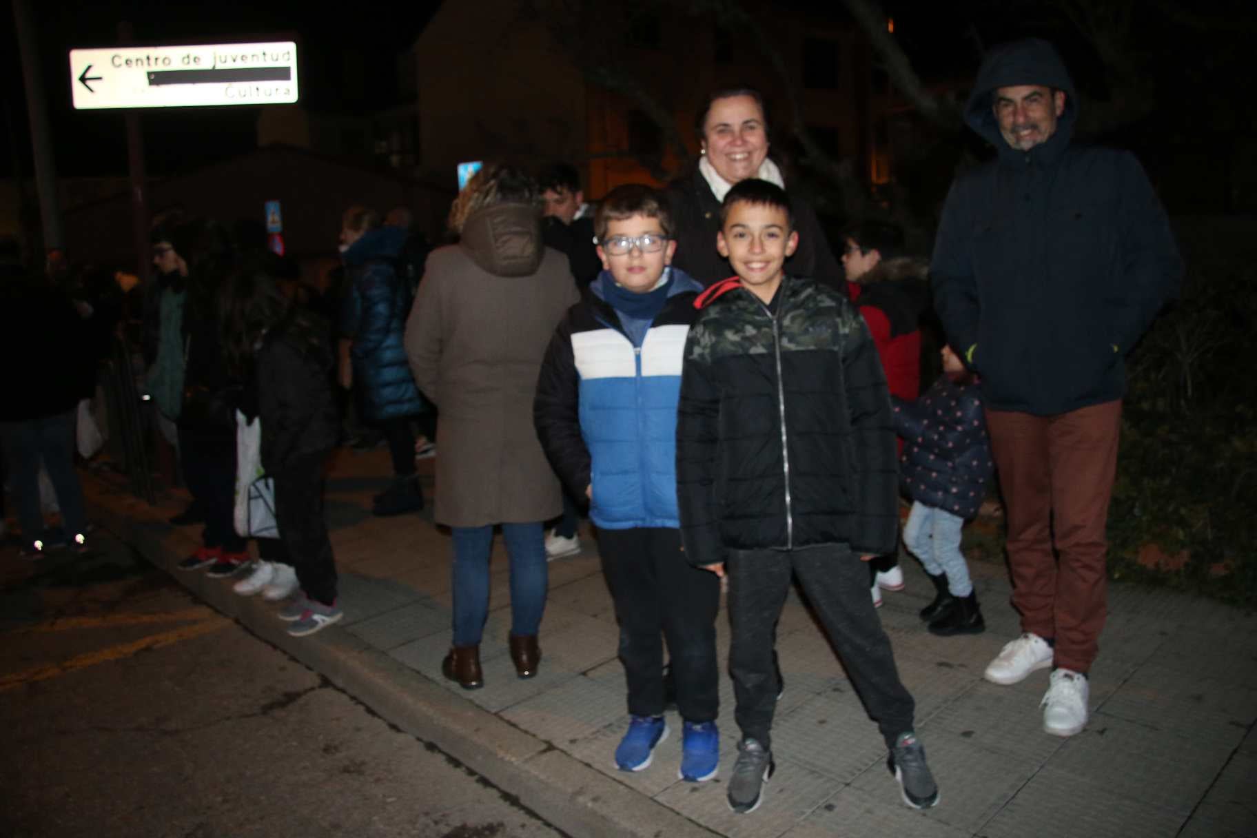 Un tren y 900 cucuruchos de caramelos en la gran tarde infantil de Villamayor