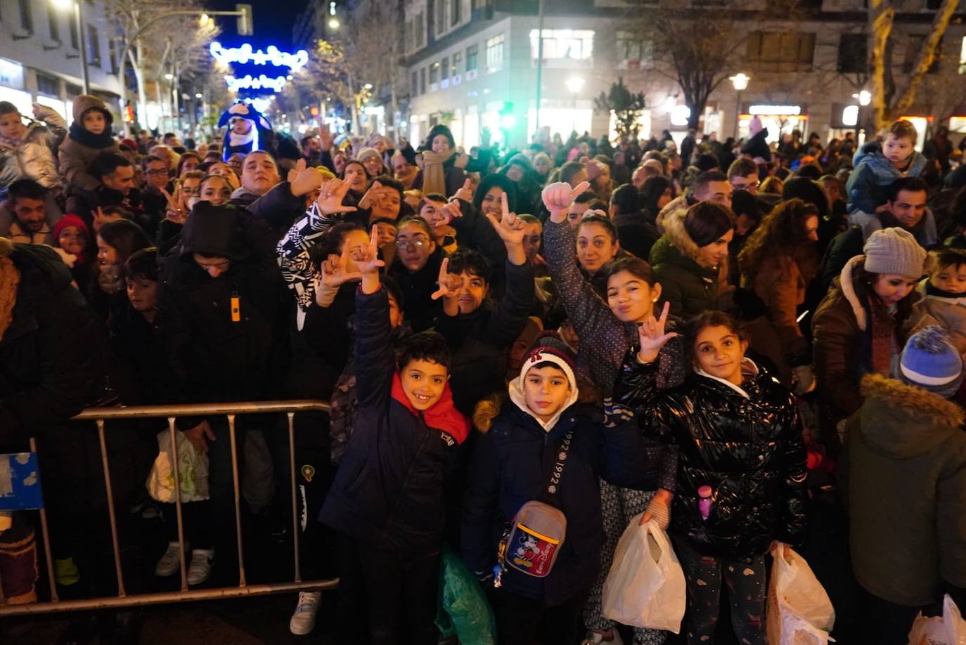 Los Reyes Magos reclaman la paz desde la Plaza Mayor de Salamanca