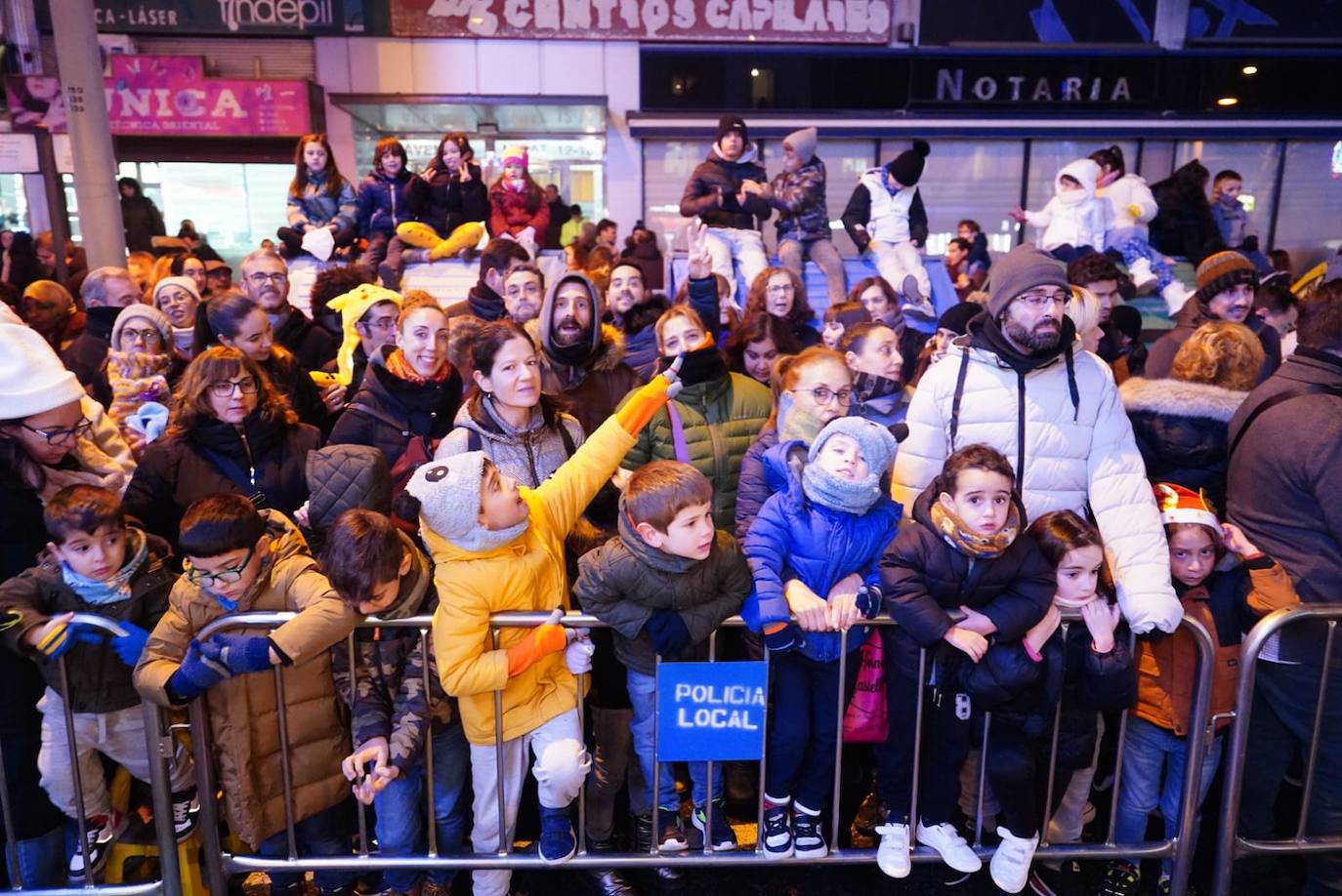 Los Reyes Magos reclaman la paz desde la Plaza Mayor de Salamanca