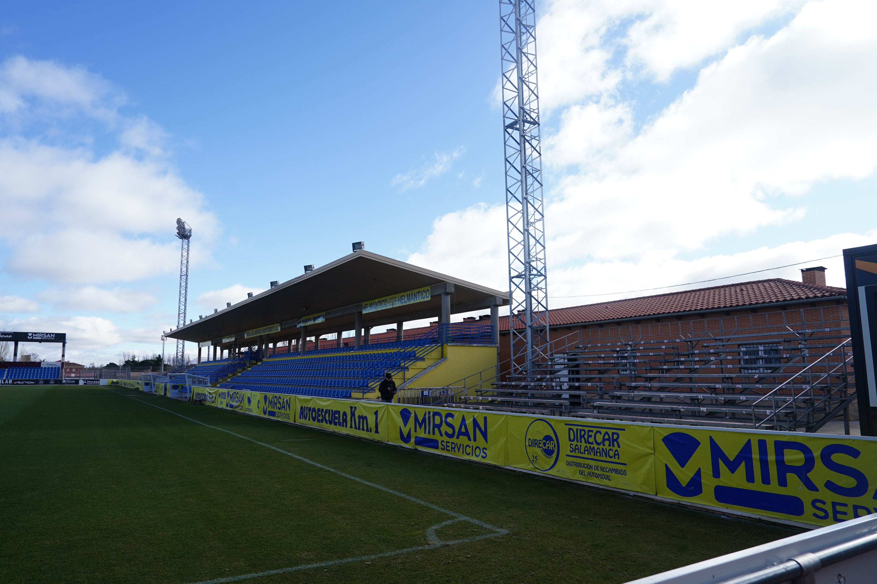 Una de las gradas supletorias instaladas para el choque contra el Villarreal.