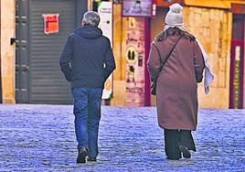 Salamantinos por las calles abrigados.