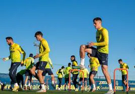 Los jugadores del Villarreal, en el entramiento previo al viaje.