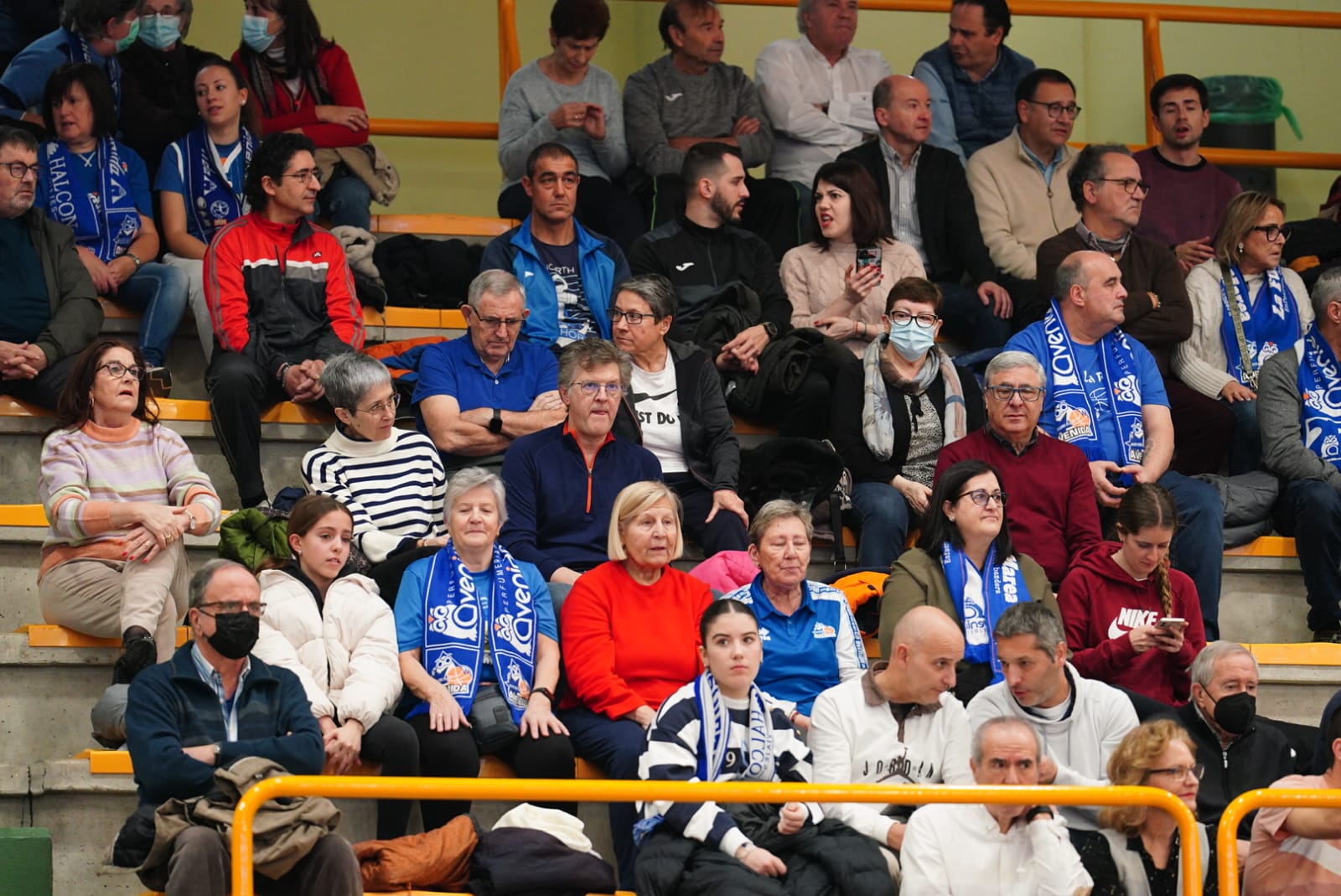 Búscate en la grada de Würzburg en el partido del Avenida contra el IDK