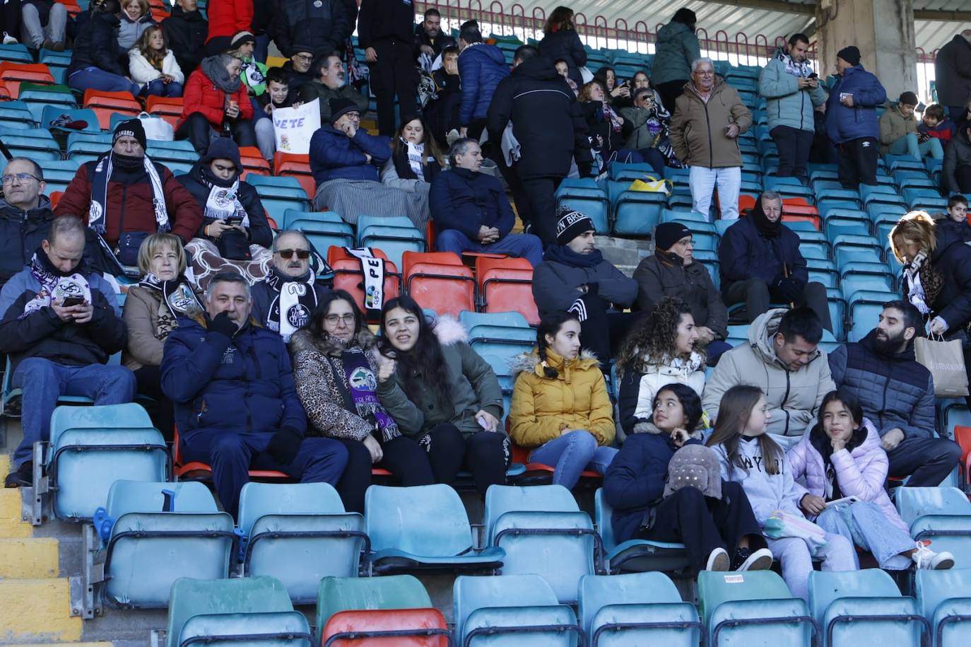 Búscate en la grada de El Helmántico en el encuentro entre Salamanca UDS y Colegios Diocesanos