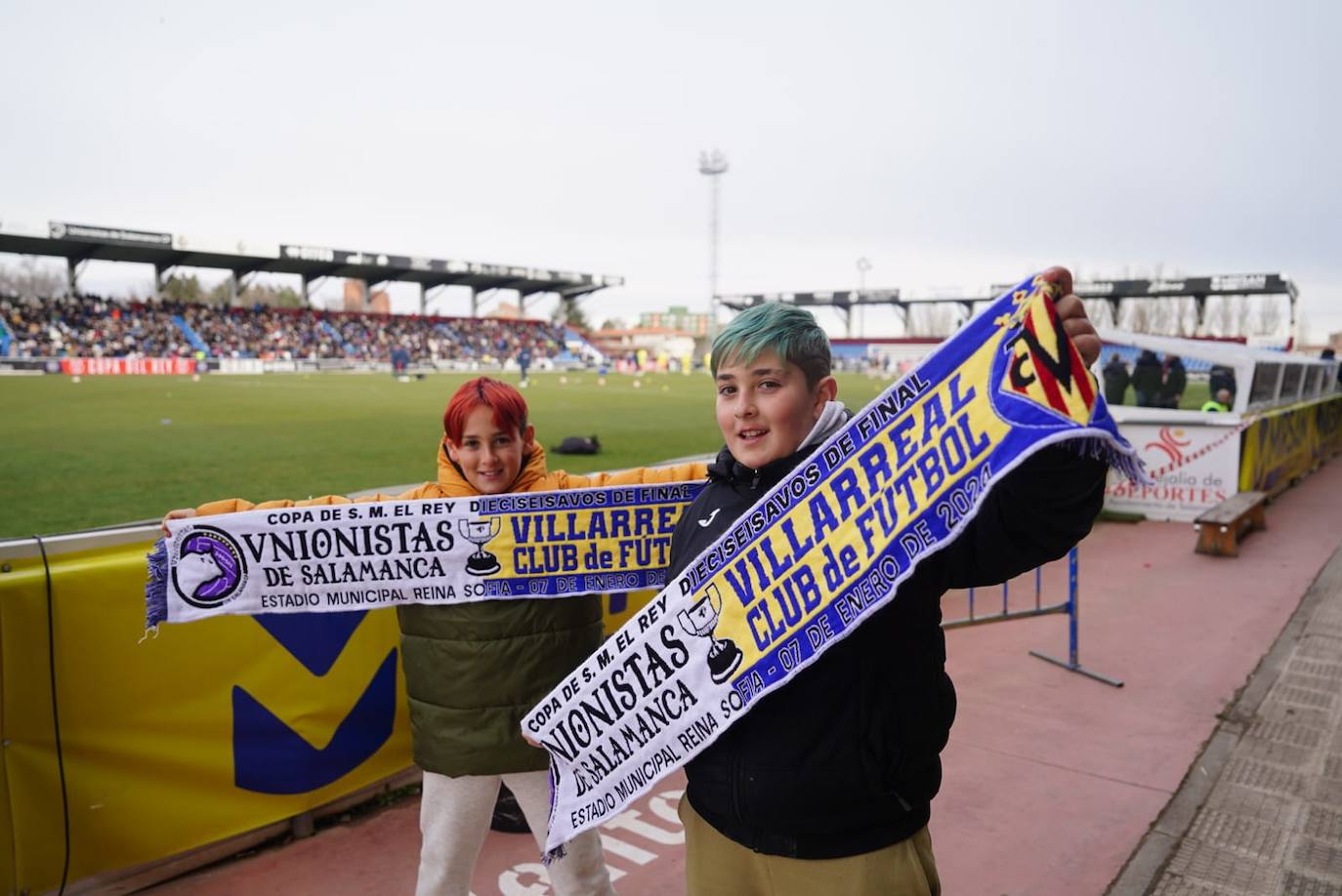 La afición de Unionistas responde a la llamada, ¡búscate en la grada!