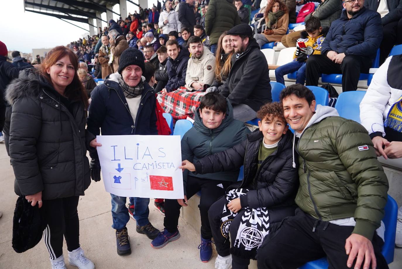 La afición de Unionistas responde a la llamada, ¡búscate en la grada!