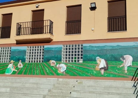 Imagen secundaria 1 - Detalles del mural creado en El Tornadizo.