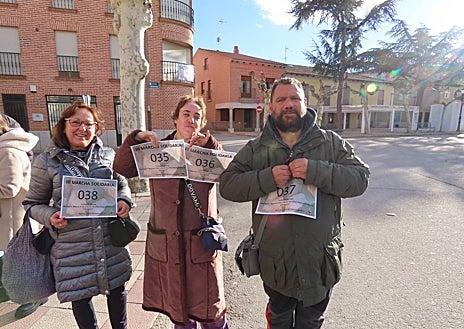 Imagen secundaria 1 - Más de medio centenar de personas en la III marcha solidaria de Cantalapiedra