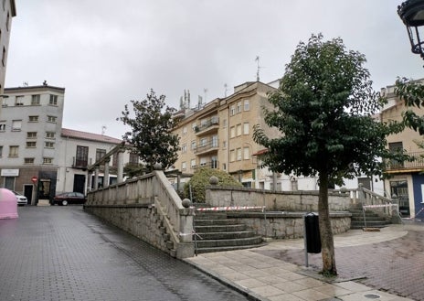 Imagen secundaria 1 - Diferentes vistas de la plaza de Julián Coca.