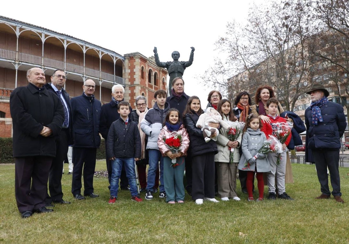 El recuerdo inmortal de Julio Robles reúne a la afición charra en La Glorieta