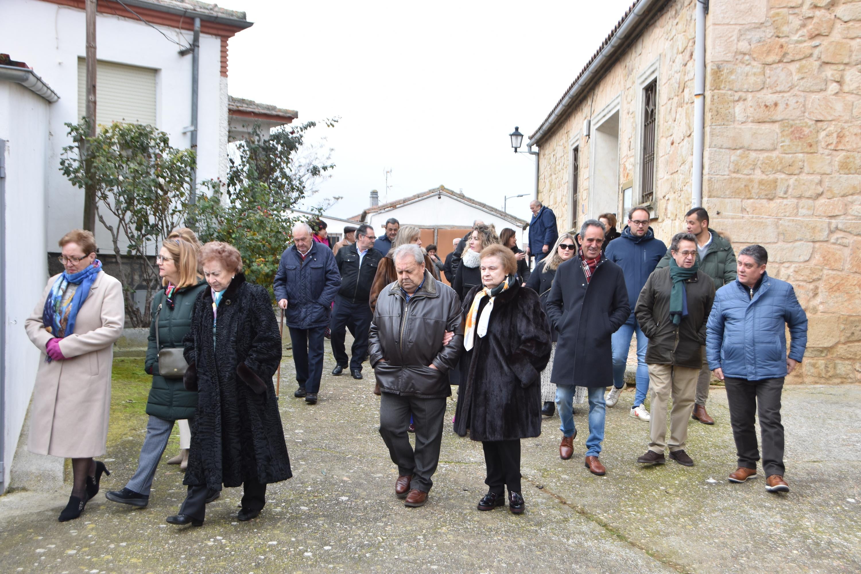 Cánticos y honores a San Antón en Calzada de Don Diego