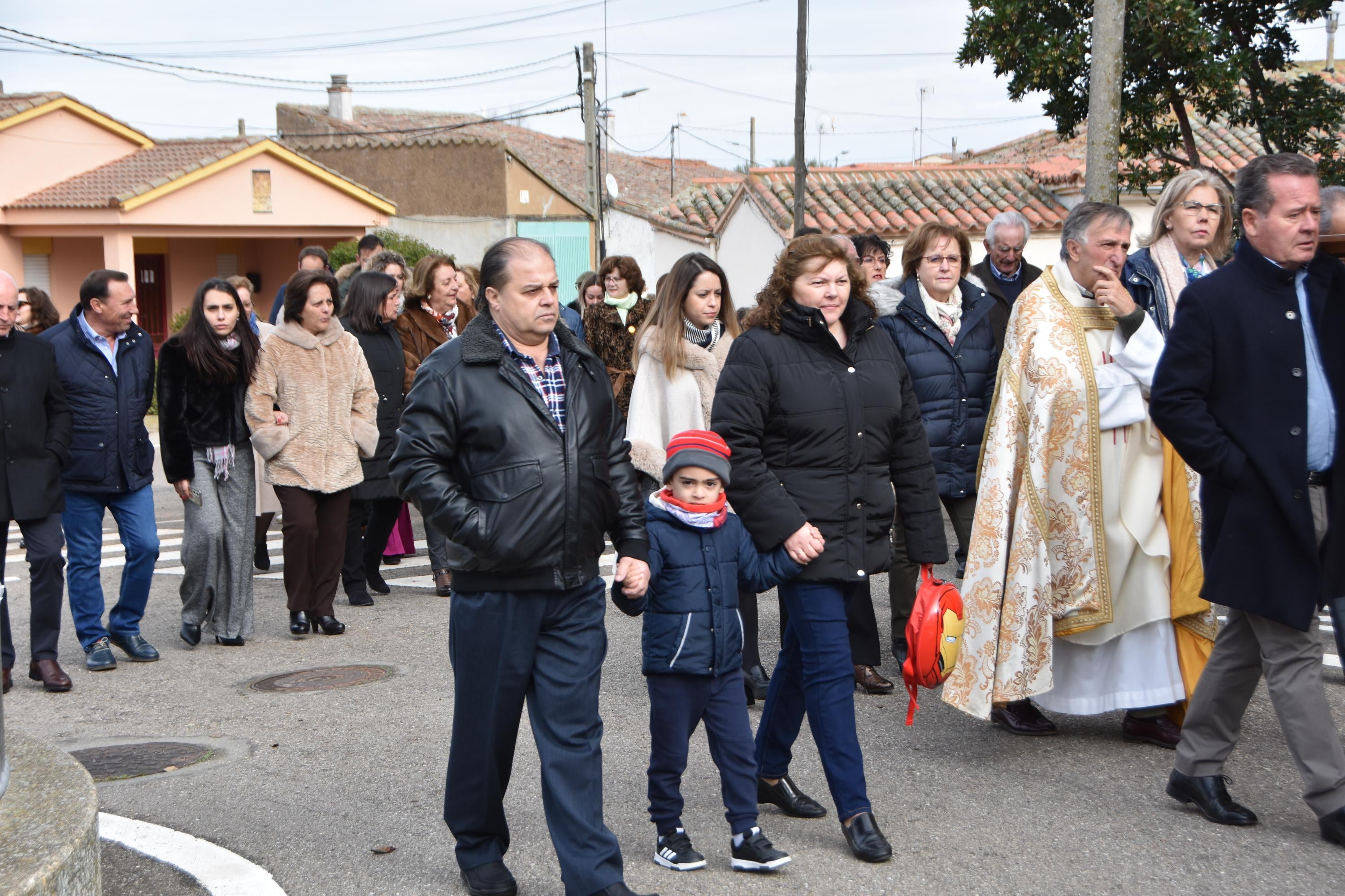 Cánticos y honores a San Antón en Calzada de Don Diego