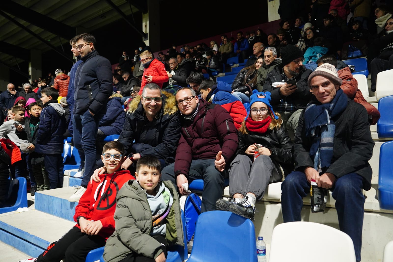 Búscate en la grada del Reina Sofía en el partido contra el Rayo Majadahonda