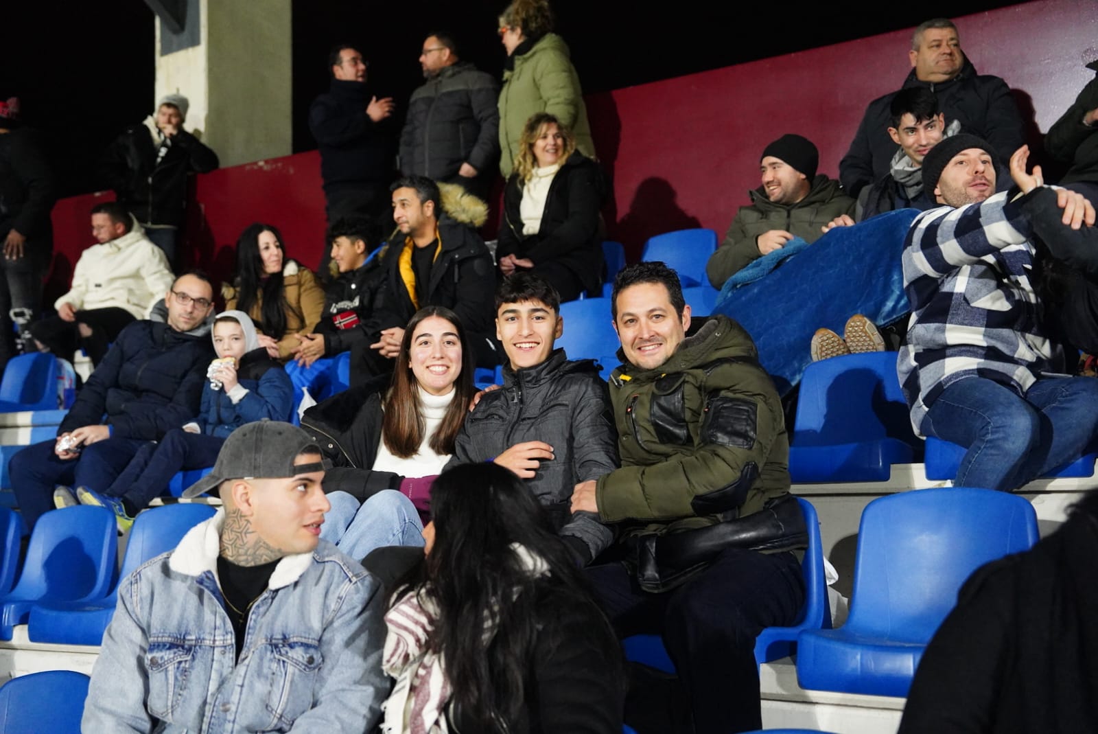 Búscate en la grada del Reina Sofía en el partido contra el Rayo Majadahonda