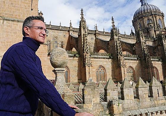 Dani Ponz observa el Reina Sofía desde las Catedrales