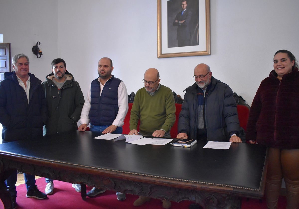 Antonio Medín, Julián Salina, Esteban Pérez, Exuperancio Benito, Florencio Martín y Nuria García.